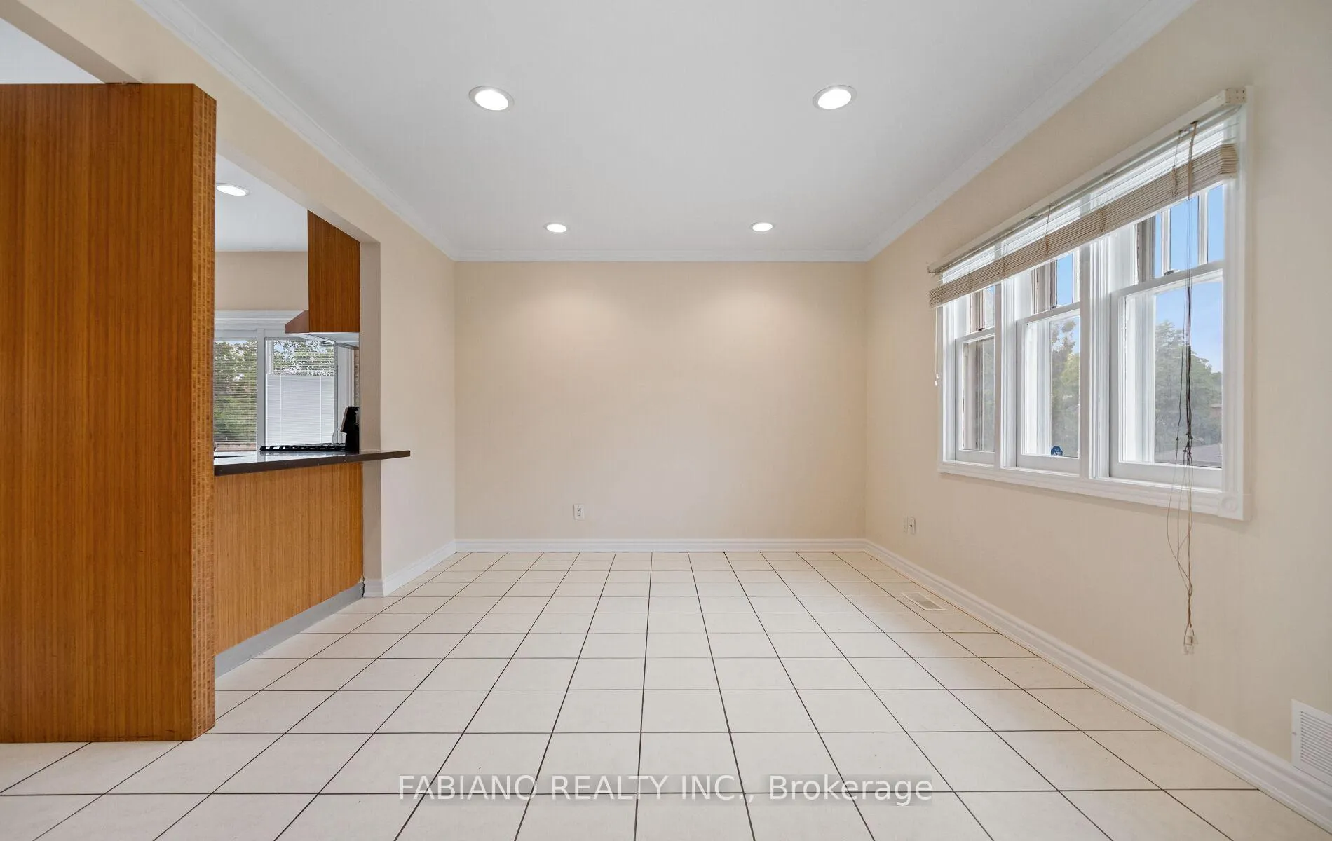 Photo 11 of 7872 - 7876 Kipling Avenue, Vaughan, West Woodbridge — HOMEH
