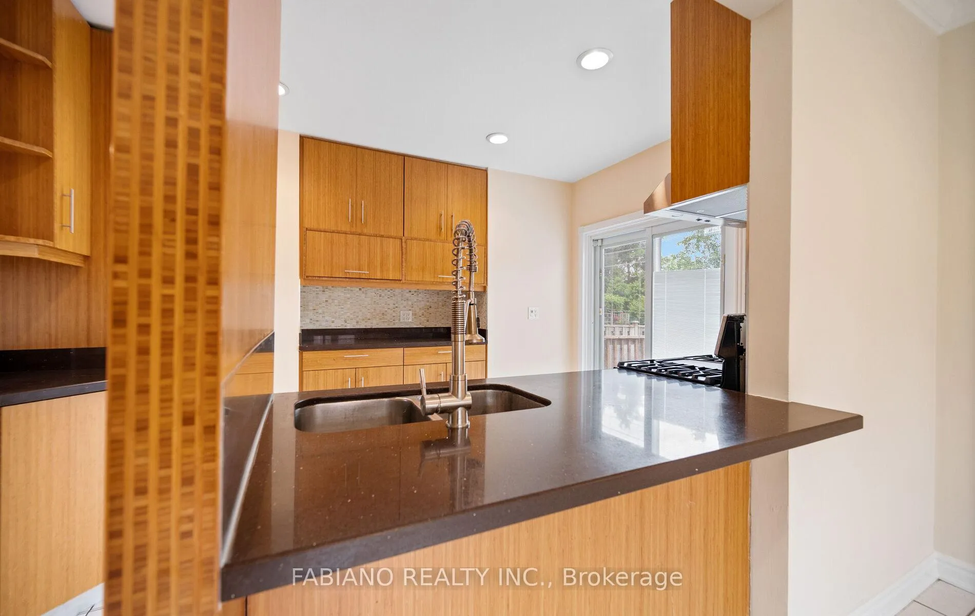 Photo 14 of 7872 - 7876 Kipling Avenue, Vaughan, West Woodbridge — HOMEH