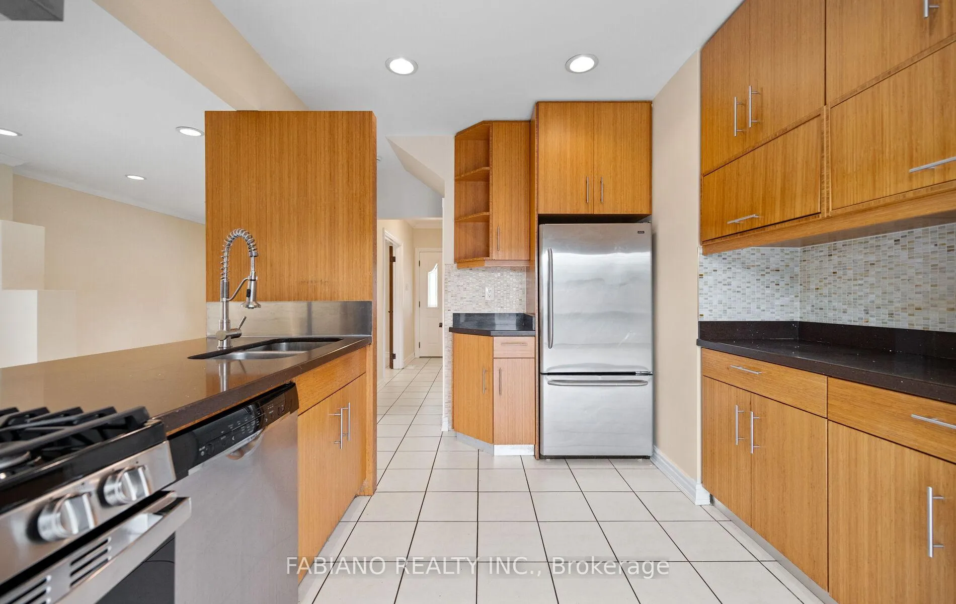 Photo 17 of 7872 - 7876 Kipling Avenue, Vaughan, West Woodbridge — HOMEH
