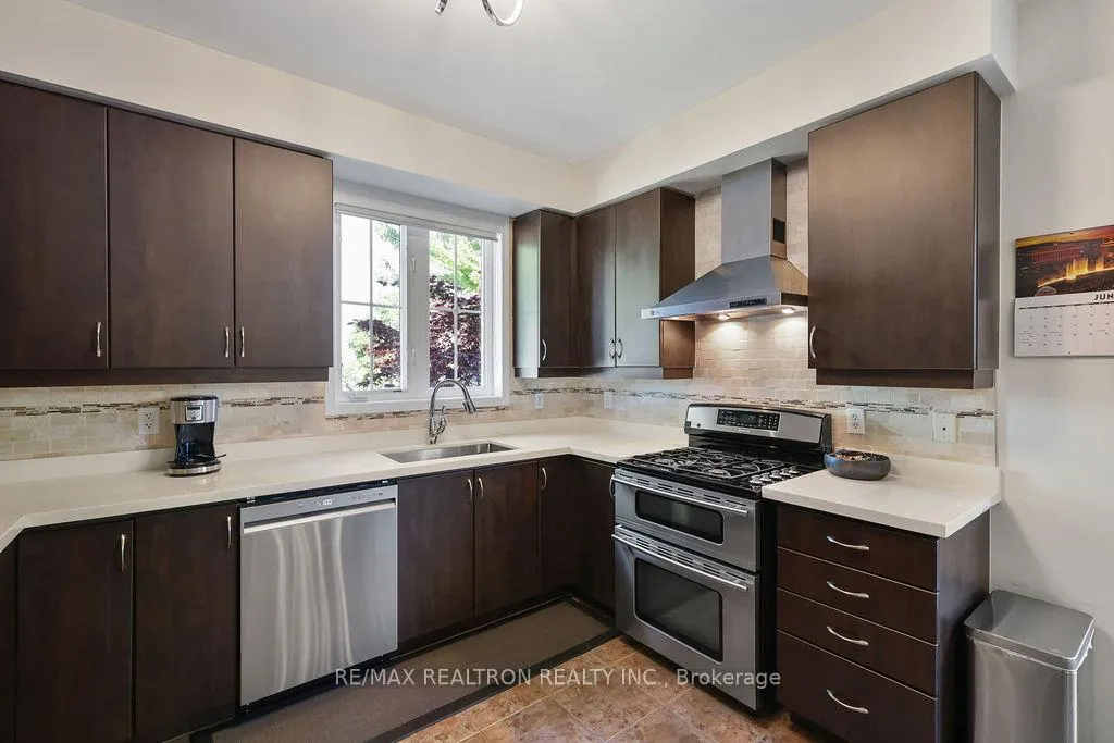 Photo 11 of 15 Turnerbury Avenue, Ajax, Central East — HOMEH