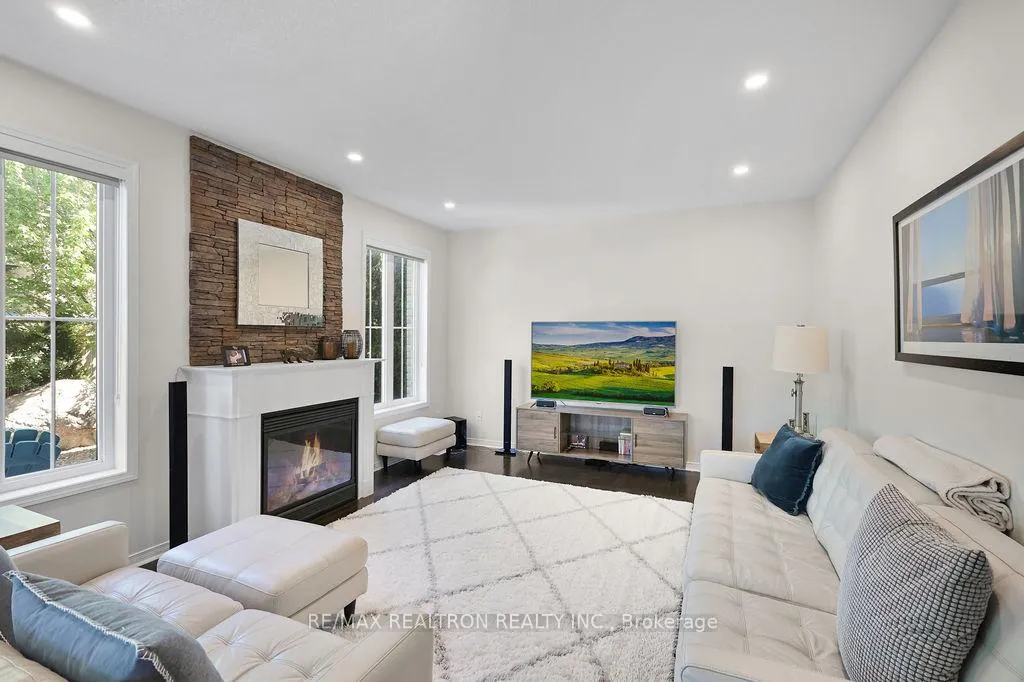 Photo 13 of 15 Turnerbury Avenue, Ajax, Central East — HOMEH