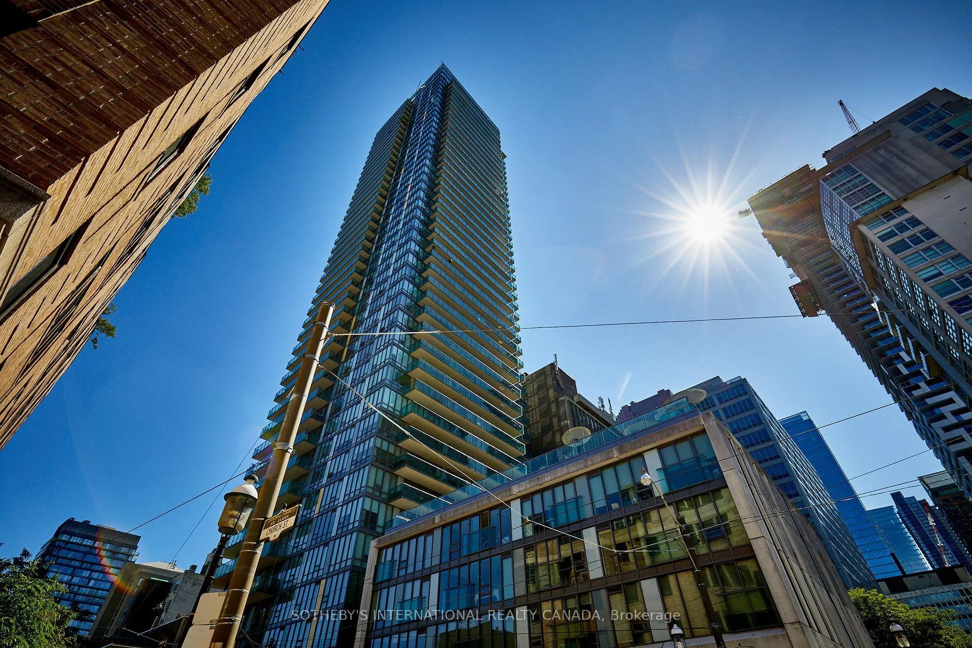 Front of Unit 4204, 33 Lombard Street