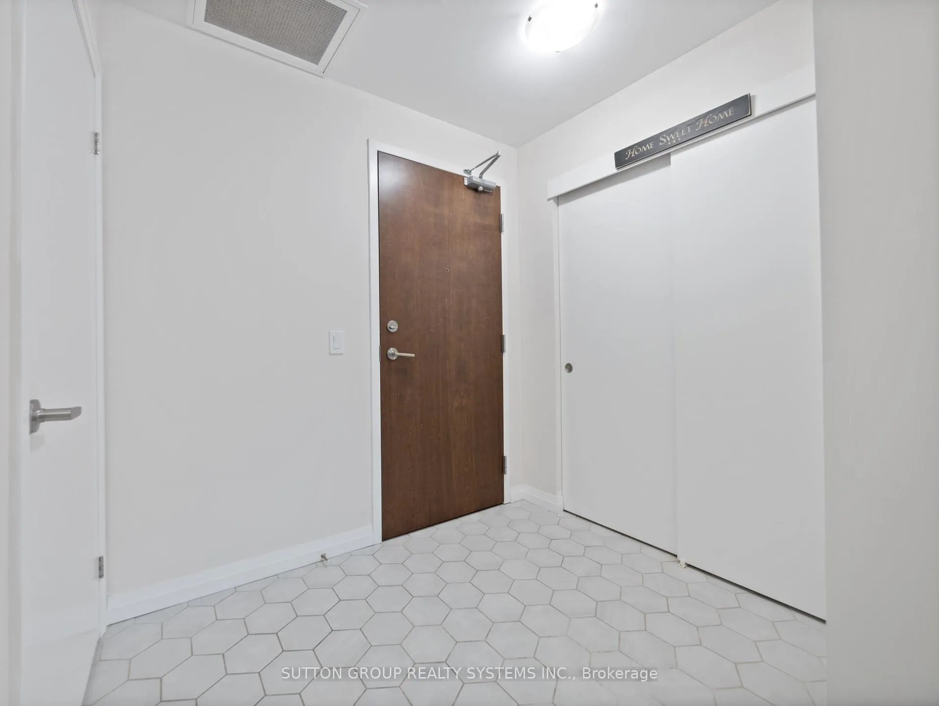 Photo 8 of Unit 404, 108 Garment Street, Kitchener, City Commercial Core — HOMEH