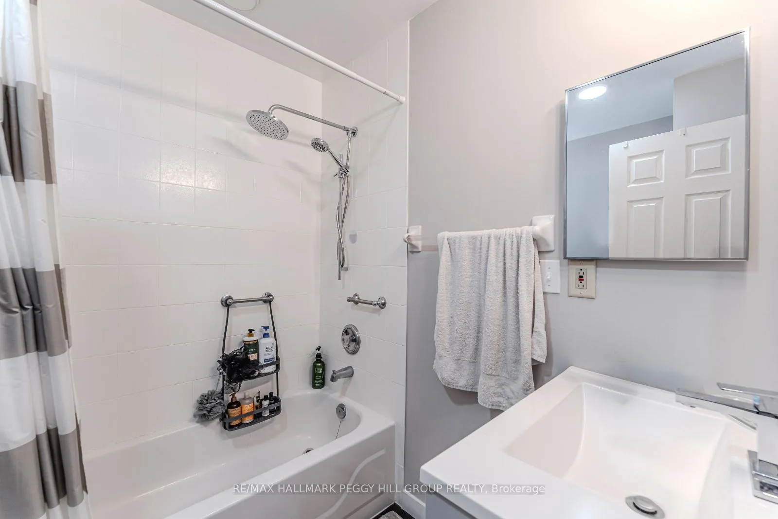 Photo 10 of 67 Wessenger Drive, Barrie, Holly — HOMEH