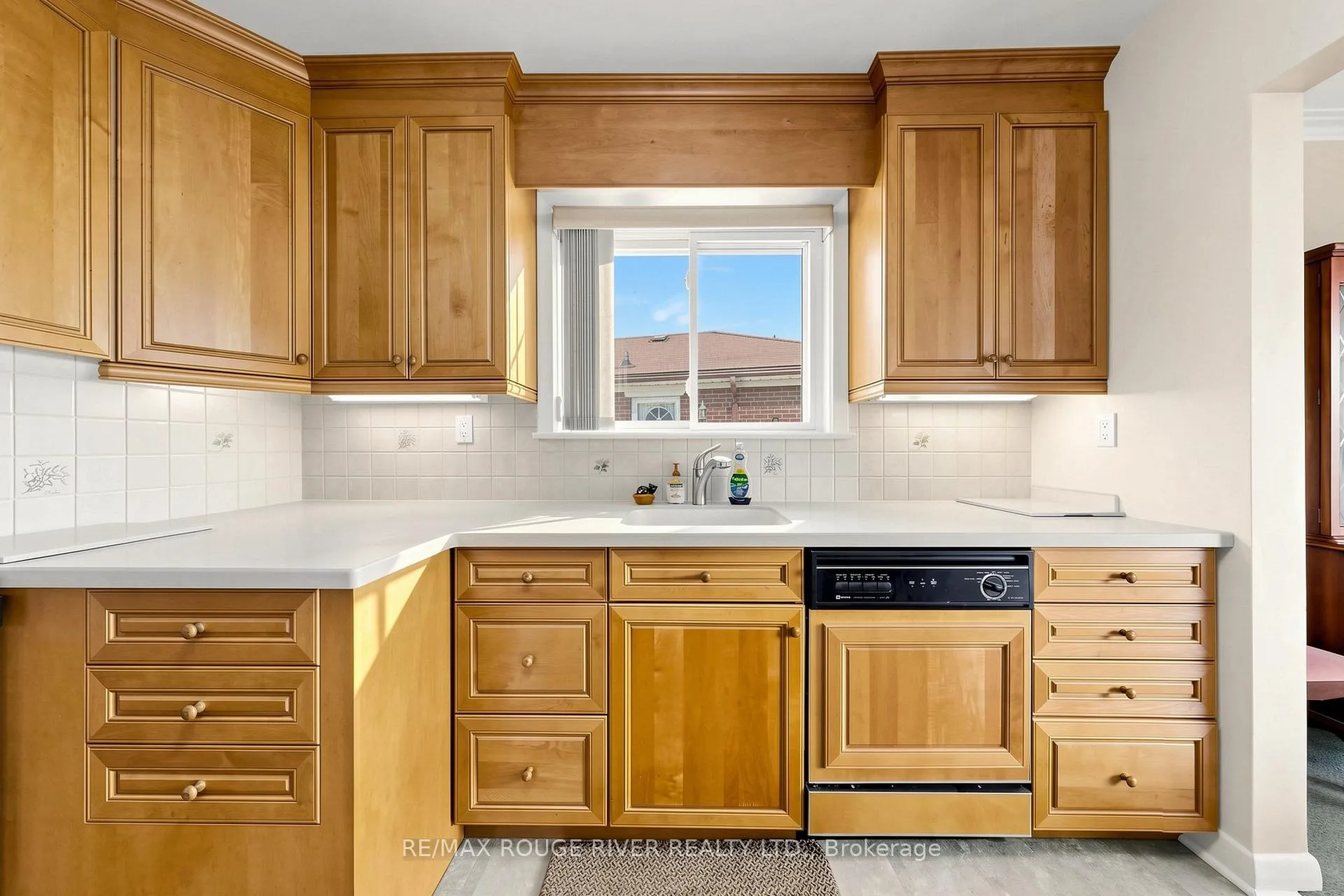 Photo 11 of 46 Melchior Drive, Scarborough, West Hill — HOMEH
