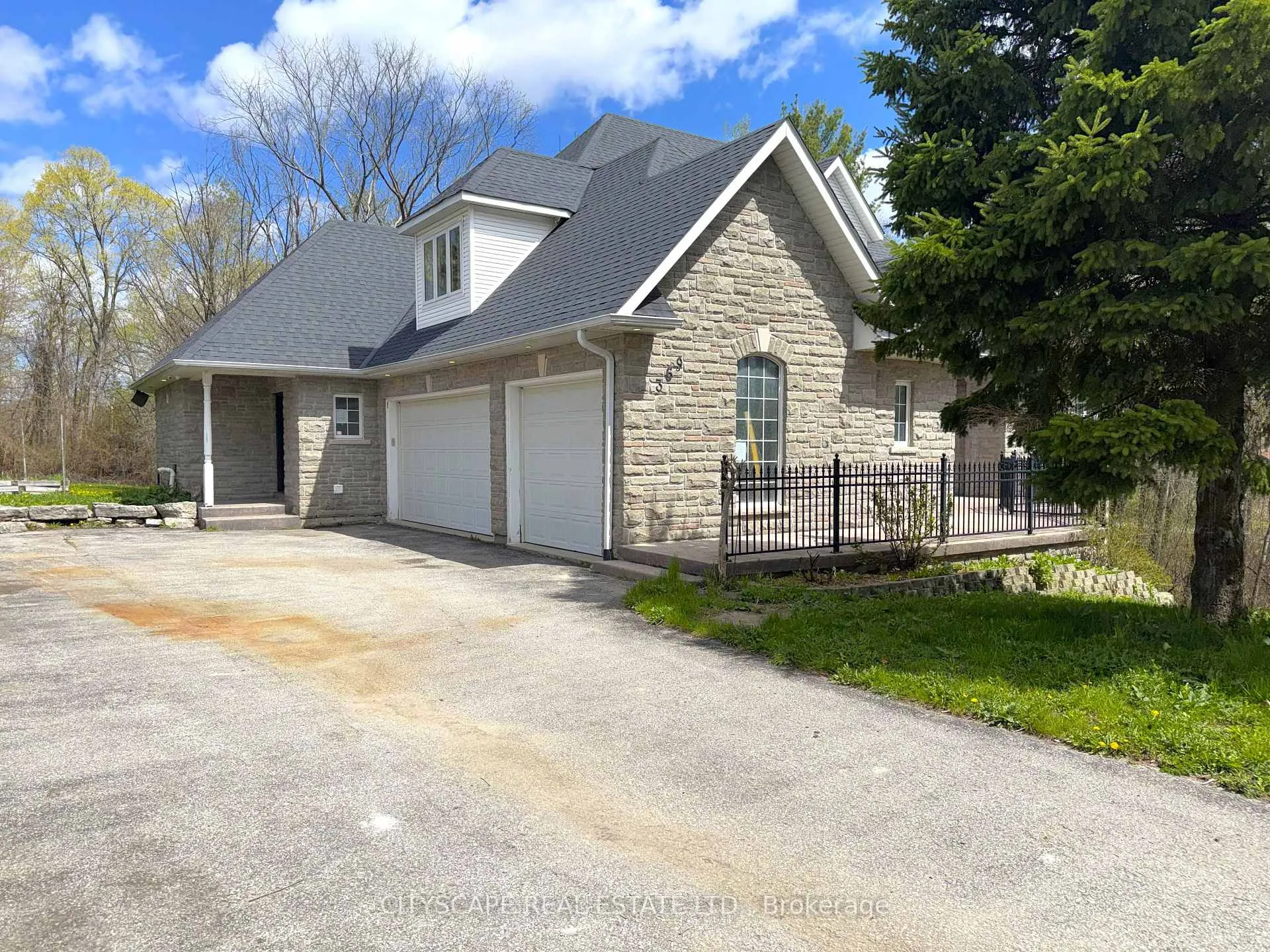 Photo 3 of 369 Coventry Hill Trail, Newmarket, Summerhill Estates — HOMEH