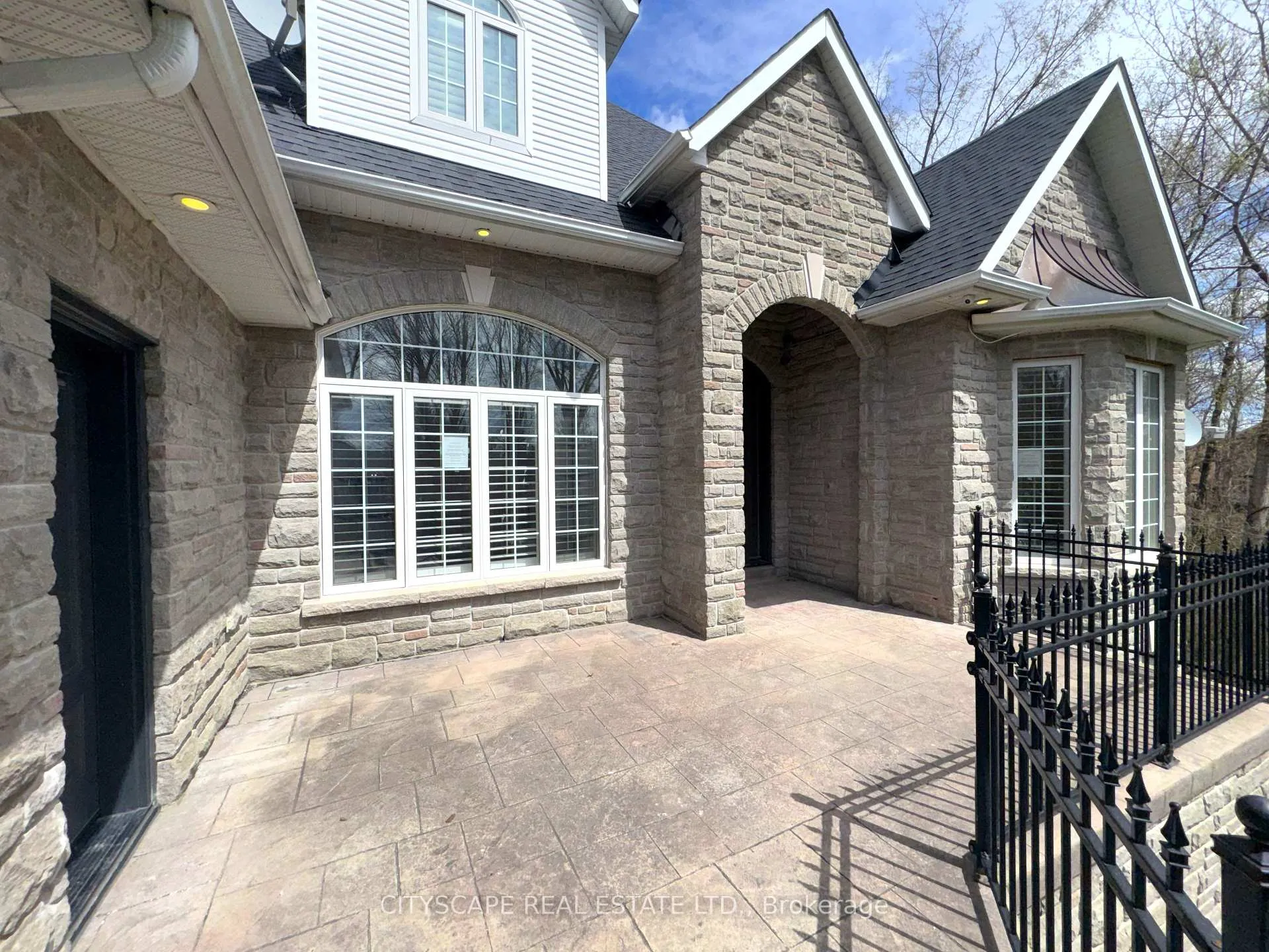 Photo 5 of 369 Coventry Hill Trail, Newmarket, Summerhill Estates — HOMEH