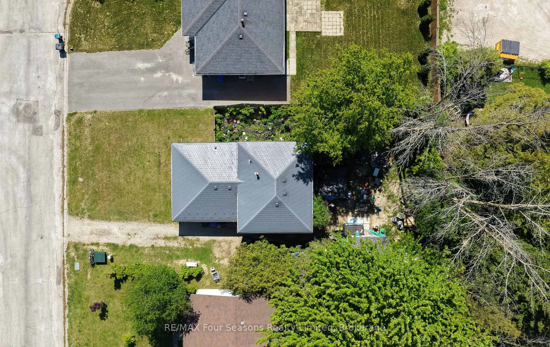 Photo 2 of 10 Rhonda Road, Collingwood — HOMEH