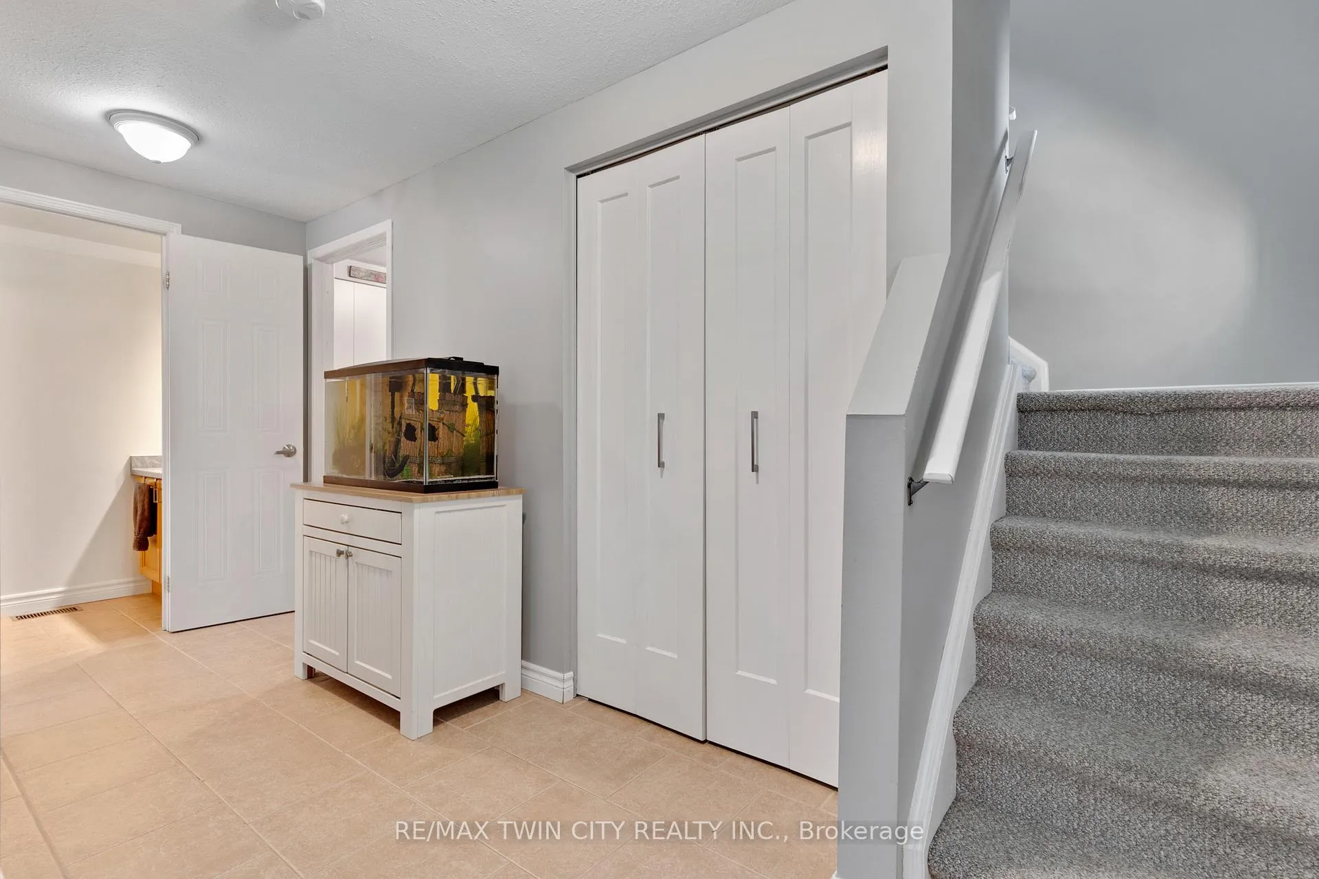 Photo 9 of 249 Wilderness Drive, Kitchener, Larentian West — HOMEH