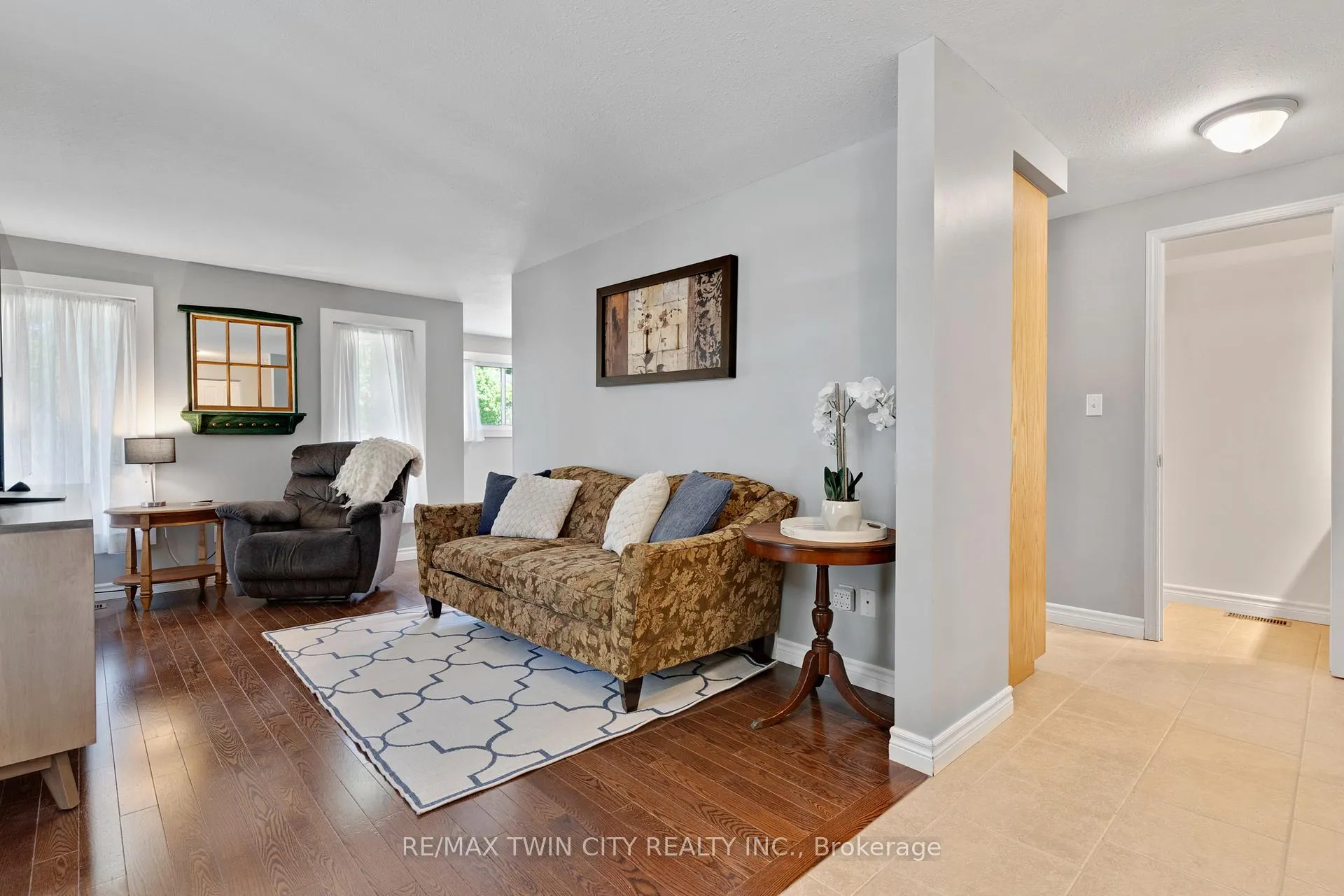 Photo 10 of 249 Wilderness Drive, Kitchener, Larentian West — HOMEH