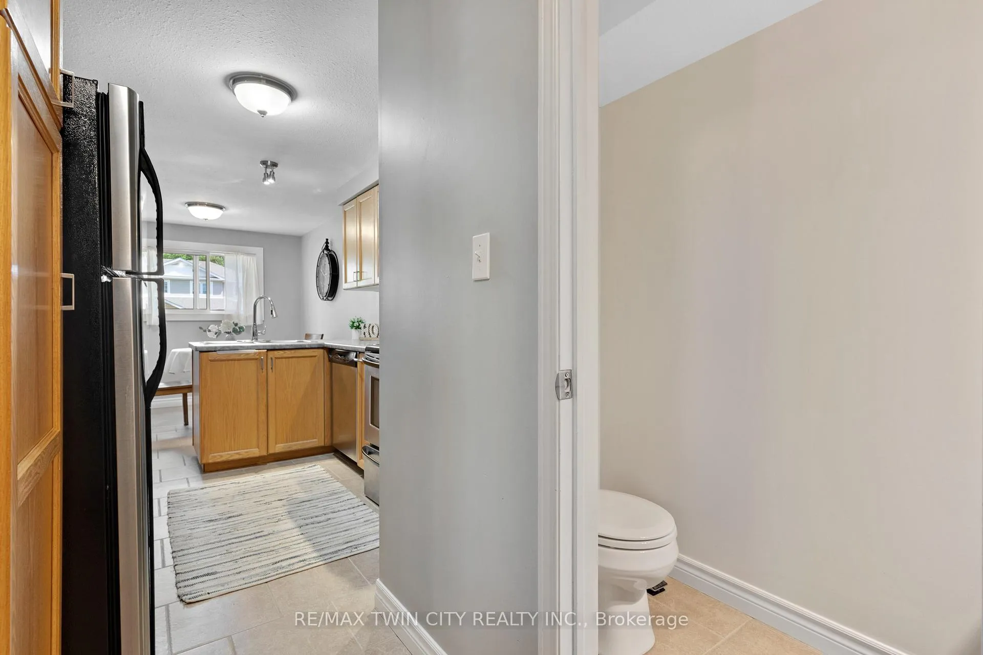 Photo 21 of 249 Wilderness Drive, Kitchener, Larentian West — HOMEH