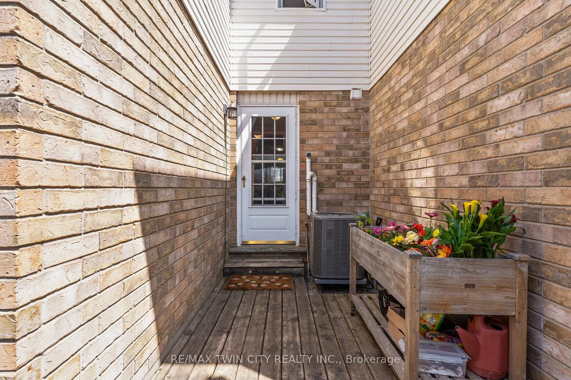 Photo 35 of 249 Wilderness Drive, Kitchener, Larentian West — HOMEH