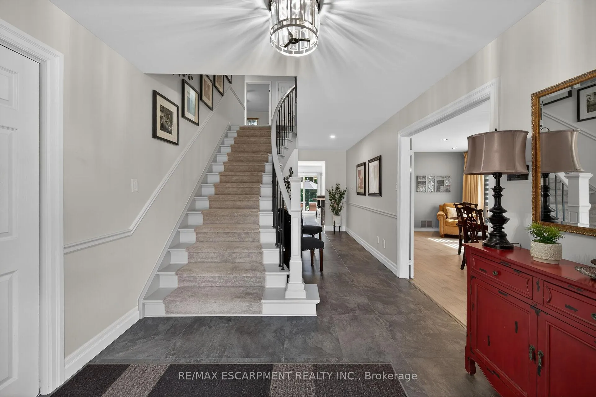 Photo 3 of 32 Symphony Place, Hamilton, Ancaster — HOMEH