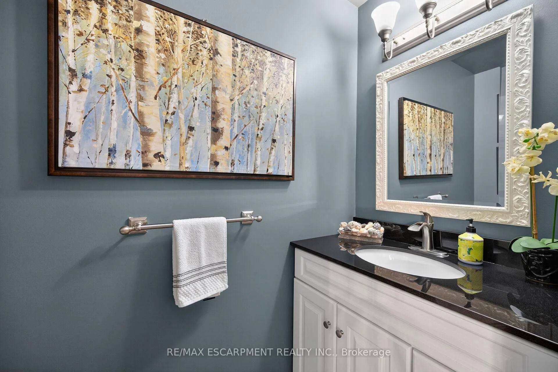 Photo 19 of 32 Symphony Place, Hamilton, Ancaster — HOMEH