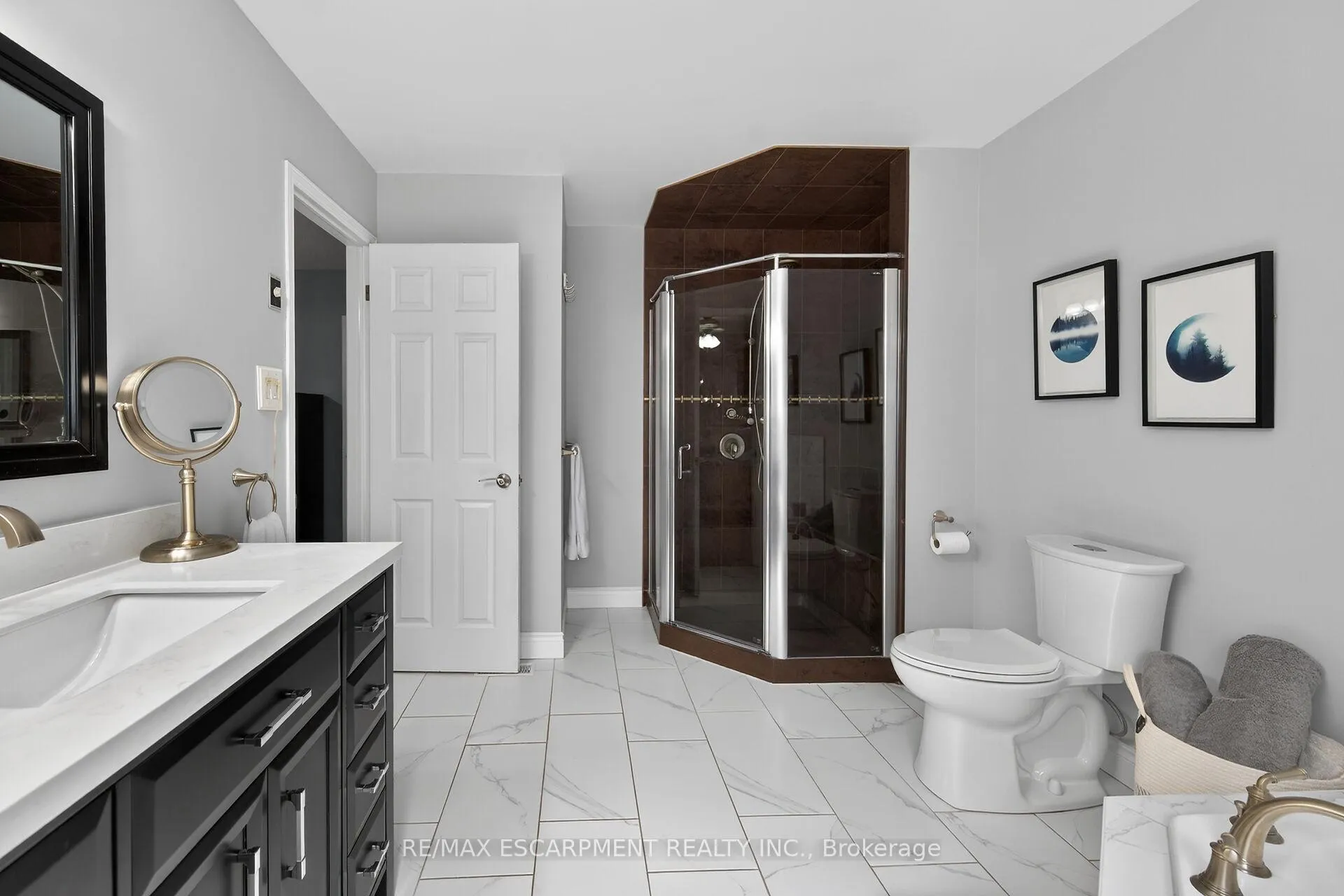 Photo 24 of 32 Symphony Place, Hamilton, Ancaster — HOMEH