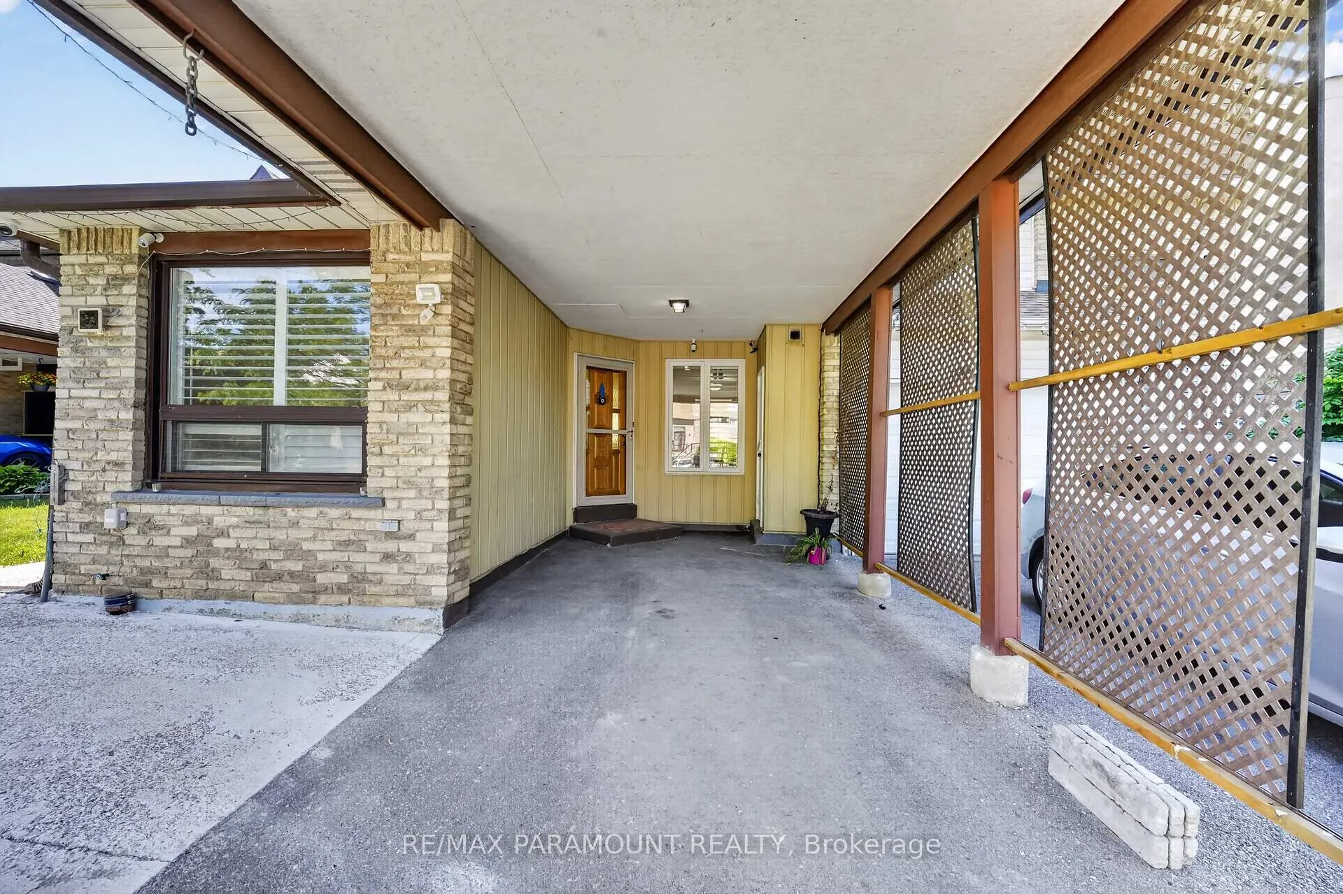 Photo 4 of 32 Fanshawe Drive, Brampton, Heart Lake West — HOMEH