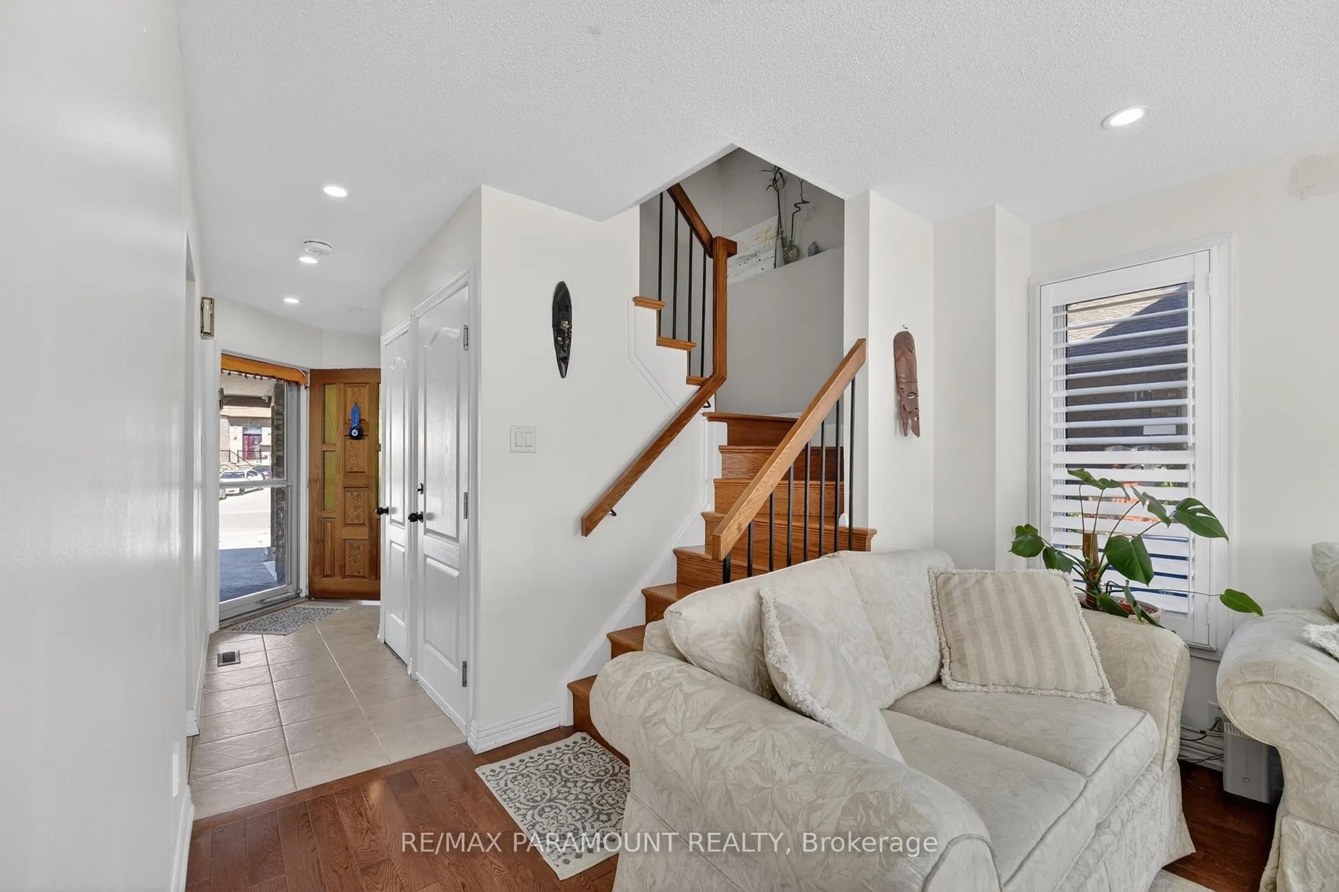 Photo 5 of 32 Fanshawe Drive, Brampton, Heart Lake West — HOMEH