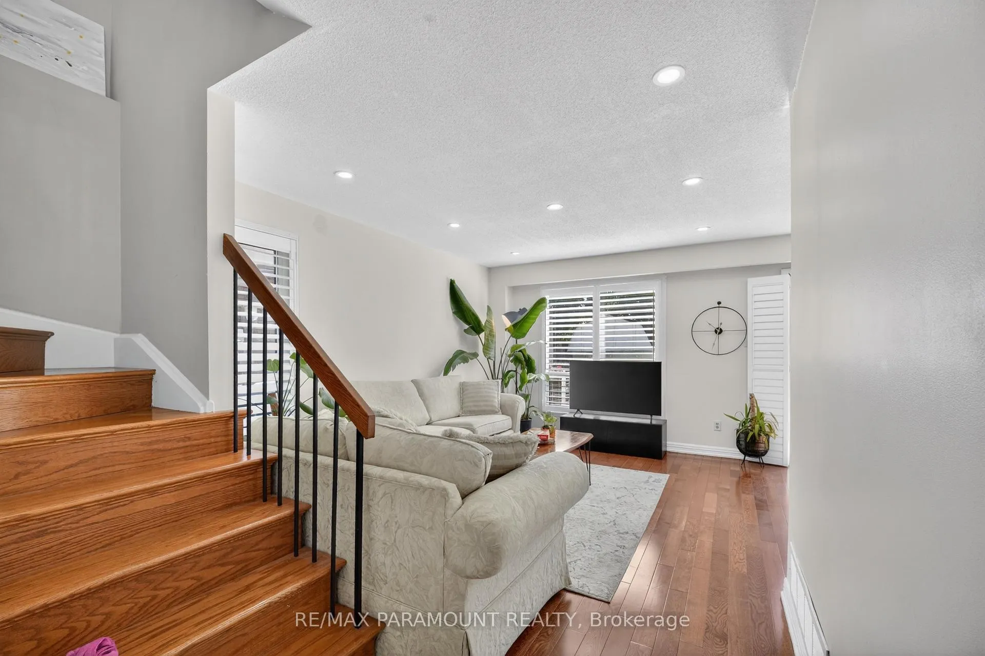 Photo 6 of 32 Fanshawe Drive, Brampton, Heart Lake West — HOMEH