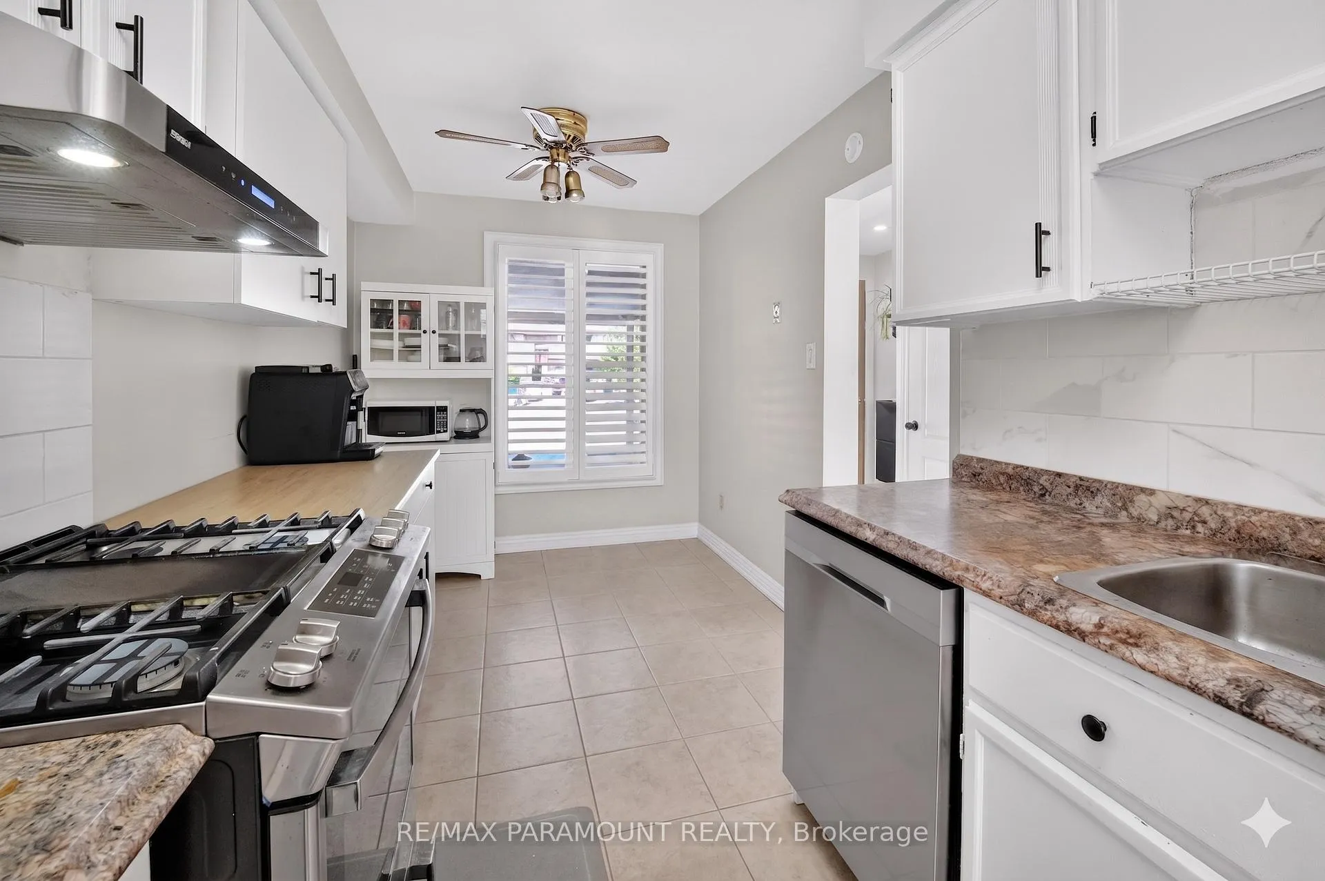 Photo 9 of 32 Fanshawe Drive, Brampton, Heart Lake West — HOMEH