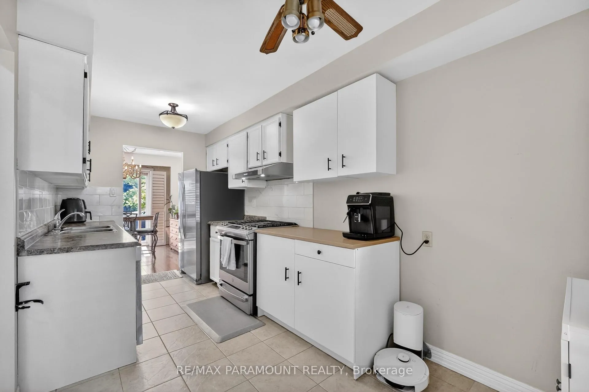 Photo 15 of 32 Fanshawe Drive, Brampton, Heart Lake West — HOMEH