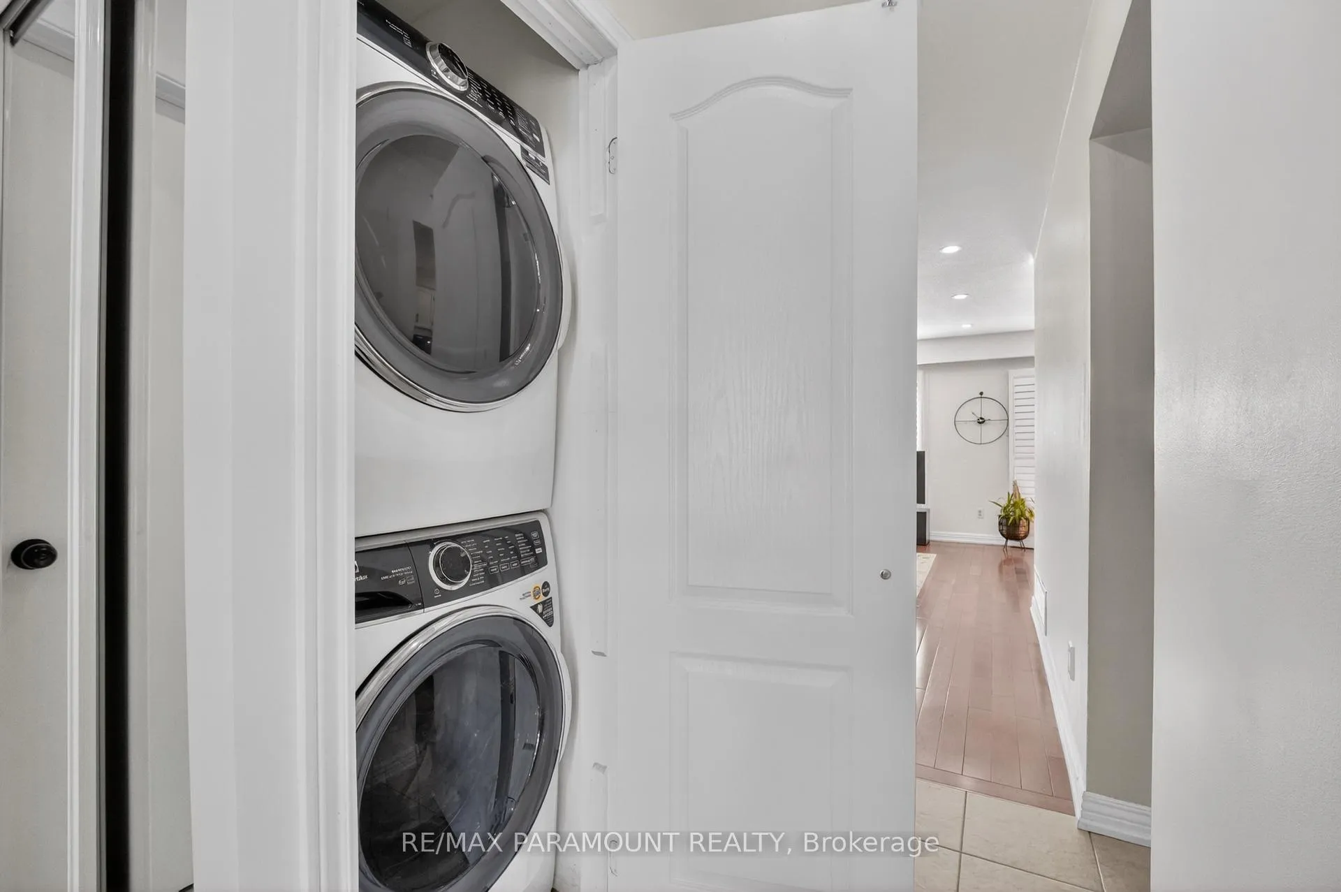 Photo 18 of 32 Fanshawe Drive, Brampton, Heart Lake West — HOMEH