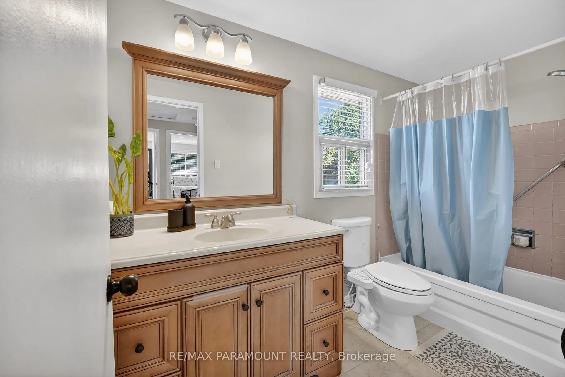 Photo 22 of 32 Fanshawe Drive, Brampton, Heart Lake West — HOMEH