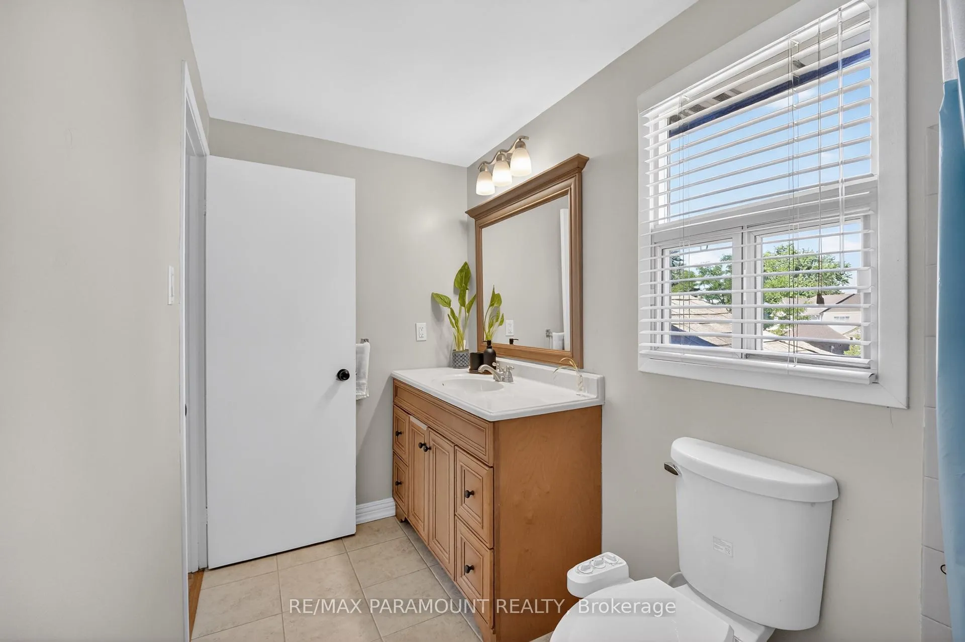 Photo 23 of 32 Fanshawe Drive, Brampton, Heart Lake West — HOMEH