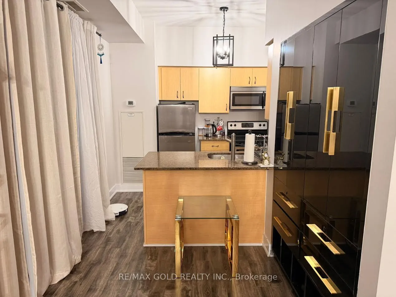 Photo 3 of Unit 1401, 215 Queen Street E, Brampton, Queen Street Corridor — HOMEH