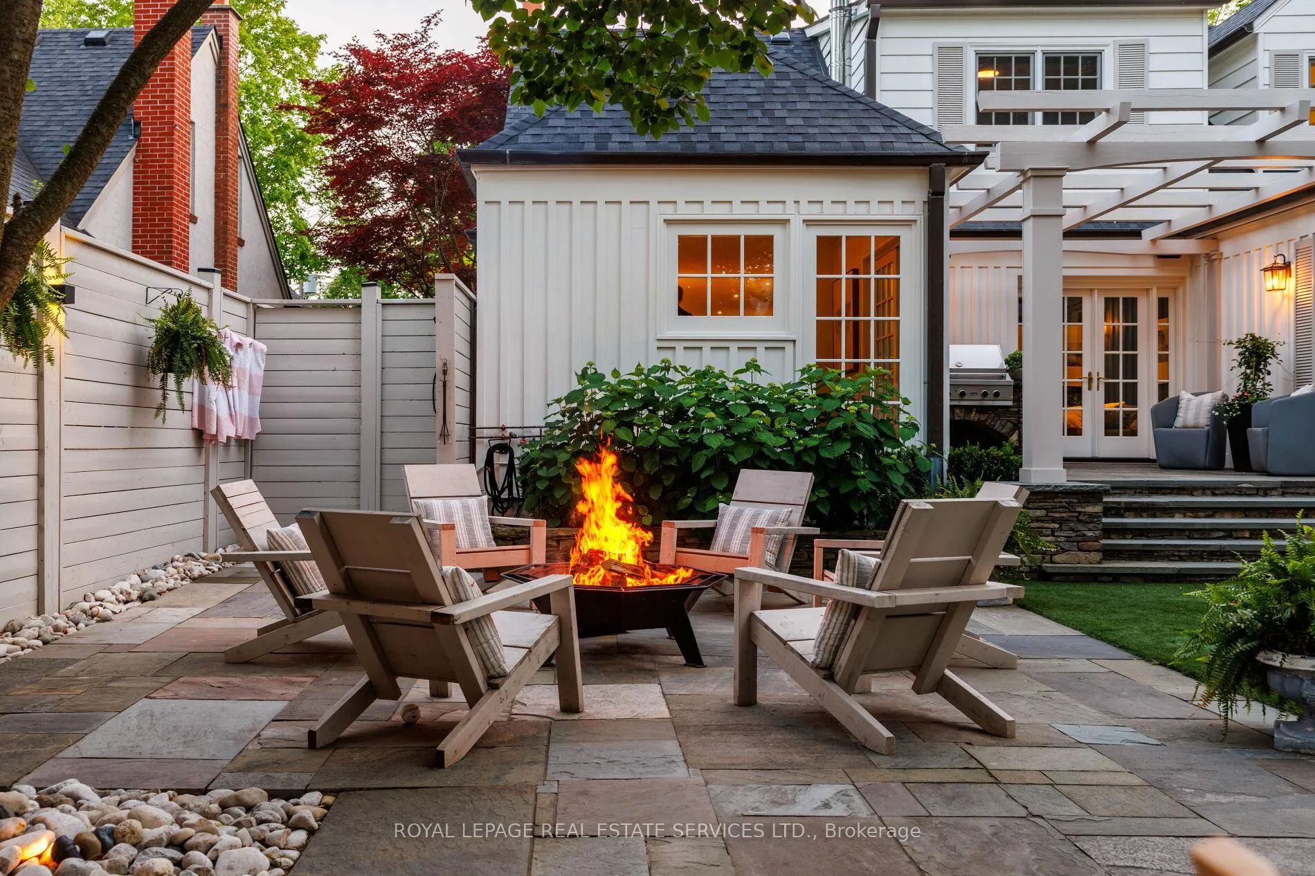 Photo 8 of 47 Edgevalley Drive, Etobicoke, Edenbridge-Humber Valley — HOMEH