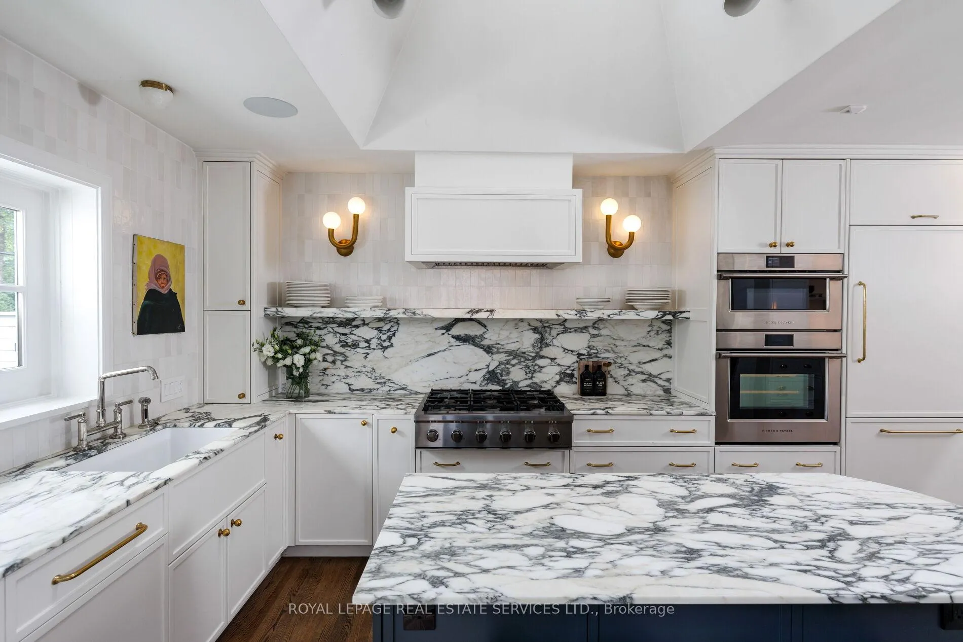 Photo 18 of 47 Edgevalley Drive, Etobicoke, Edenbridge-Humber Valley — HOMEH
