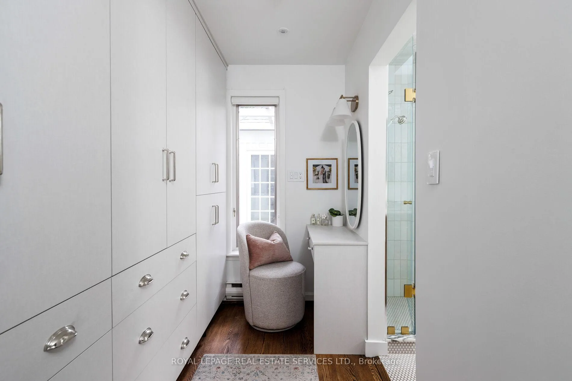 Photo 29 of 47 Edgevalley Drive, Etobicoke, Edenbridge-Humber Valley — HOMEH