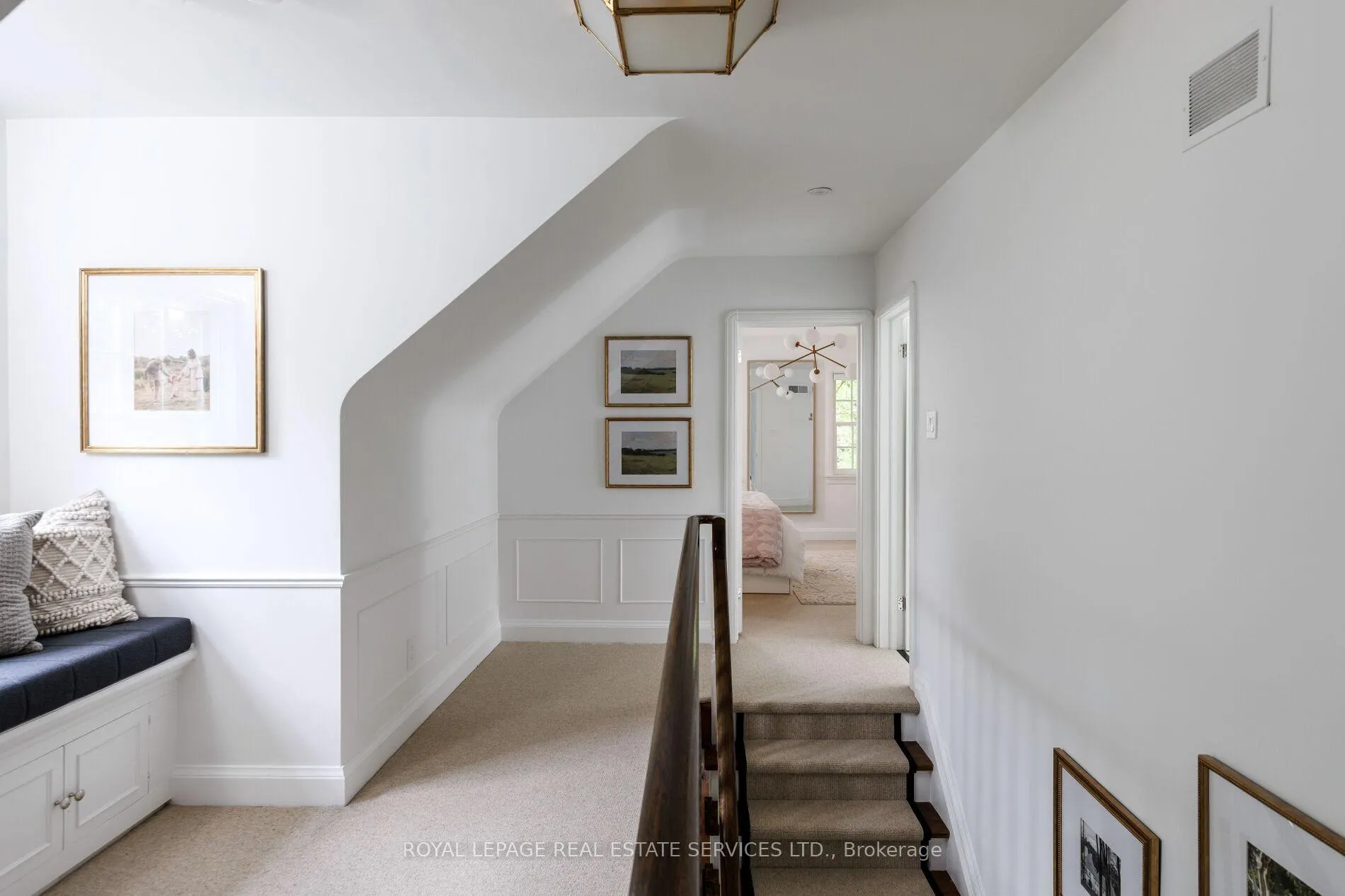 Photo 34 of 47 Edgevalley Drive, Etobicoke, Edenbridge-Humber Valley — HOMEH