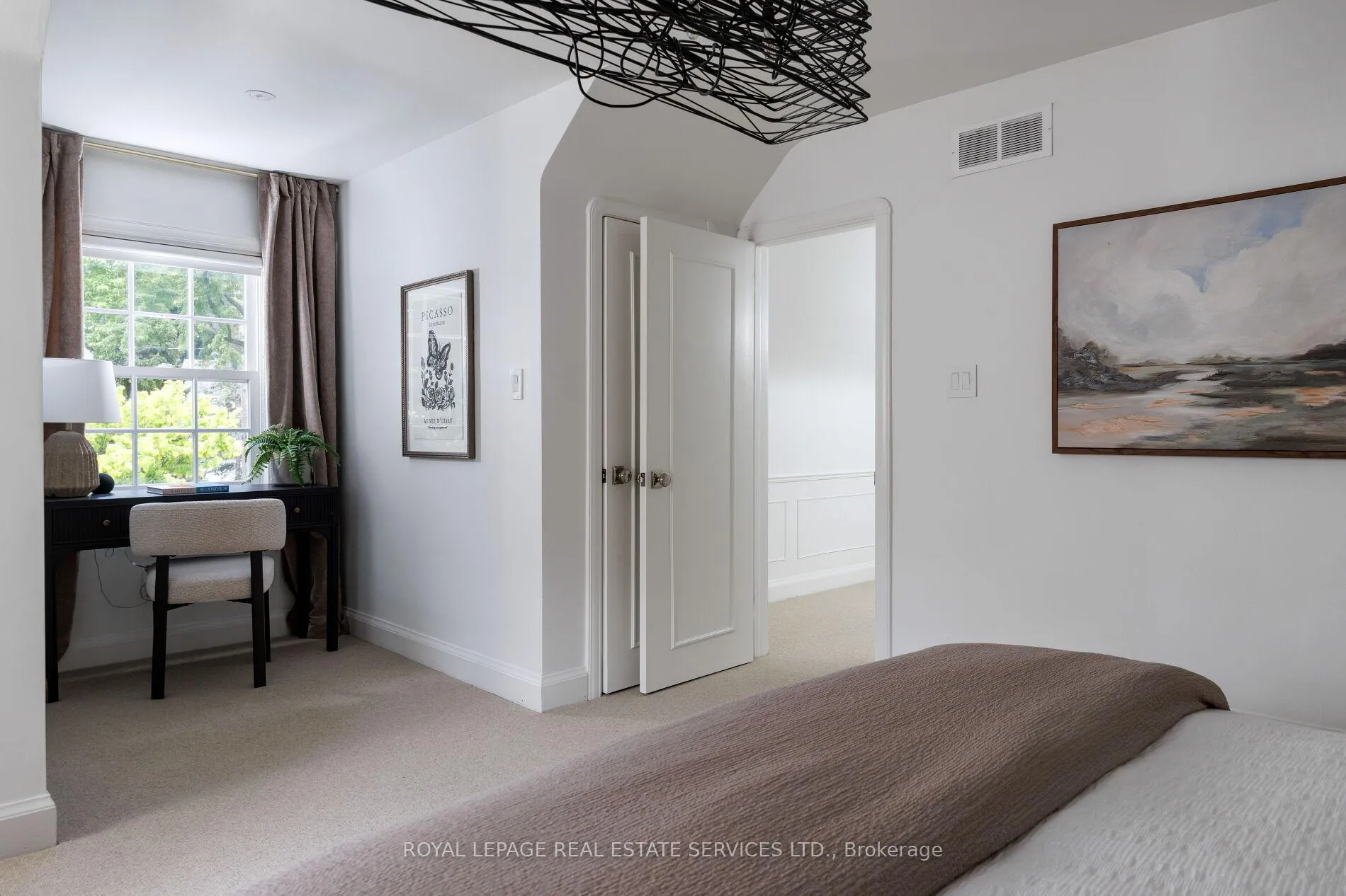 Photo 38 of 47 Edgevalley Drive, Etobicoke, Edenbridge-Humber Valley — HOMEH