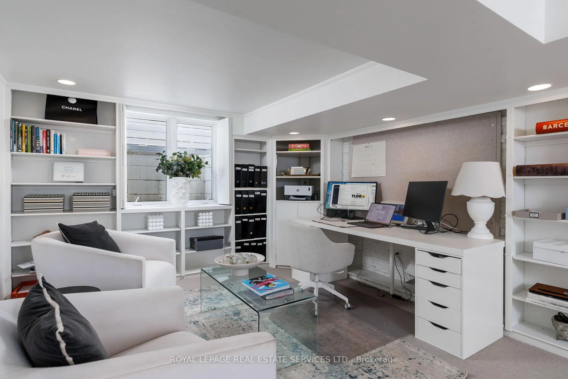 Photo 42 of 47 Edgevalley Drive, Etobicoke, Edenbridge-Humber Valley — HOMEH