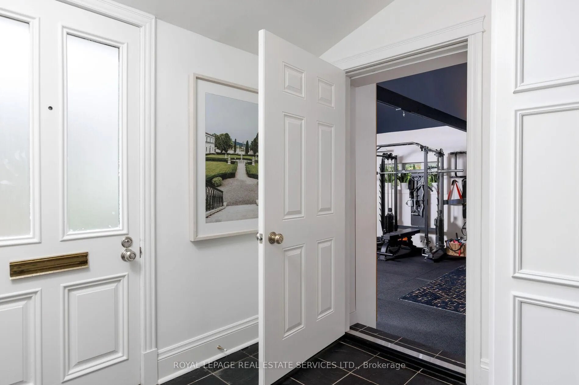 Photo 45 of 47 Edgevalley Drive, Etobicoke, Edenbridge-Humber Valley — HOMEH