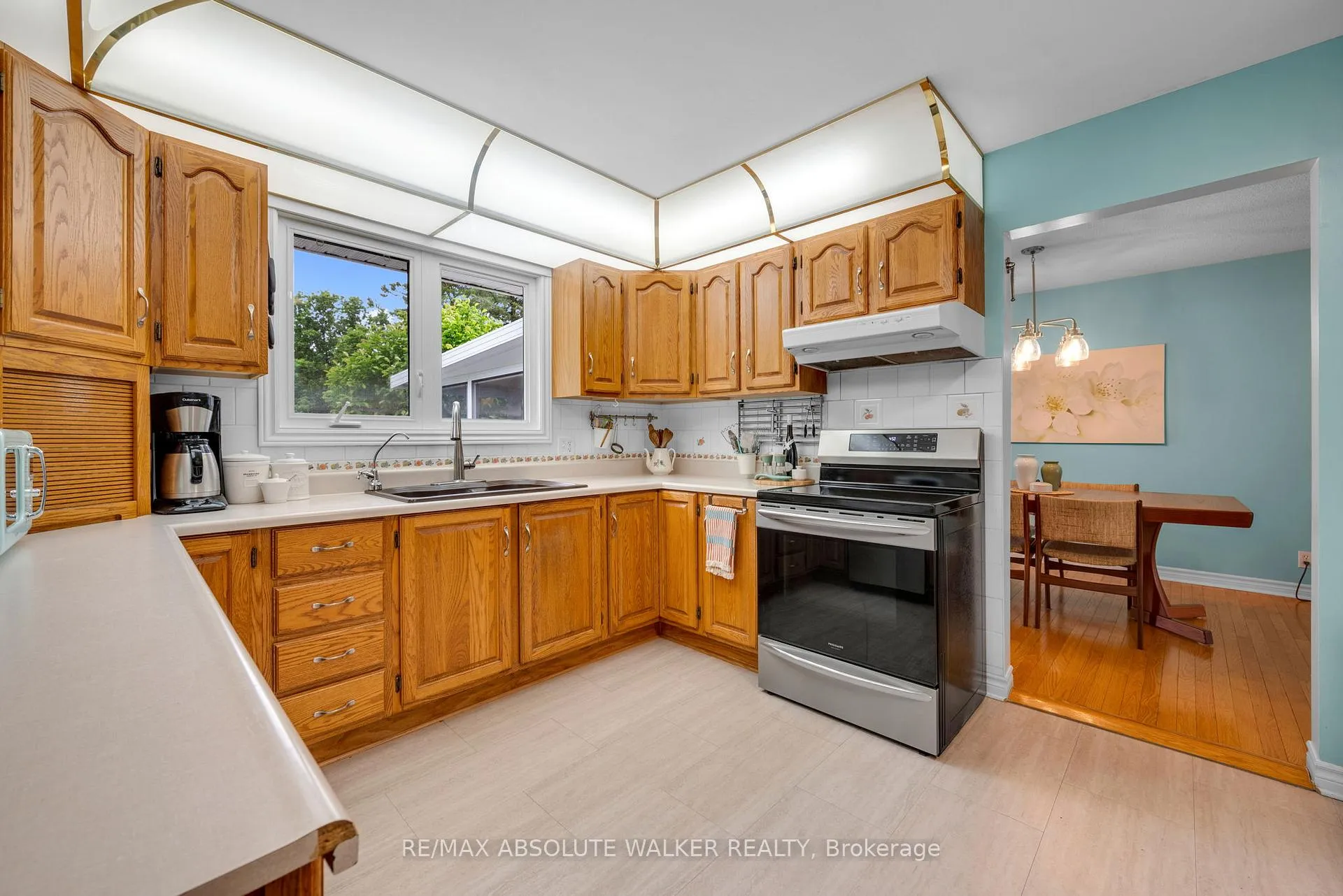 Photo 12 of 917 Meteor Avenue, Ottawa, Navan — HOMEH
