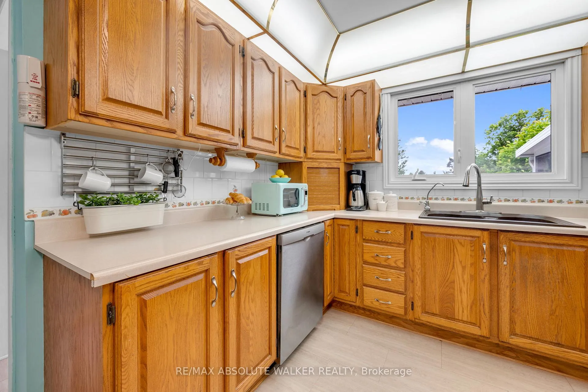 Photo 13 of 917 Meteor Avenue, Ottawa, Navan — HOMEH
