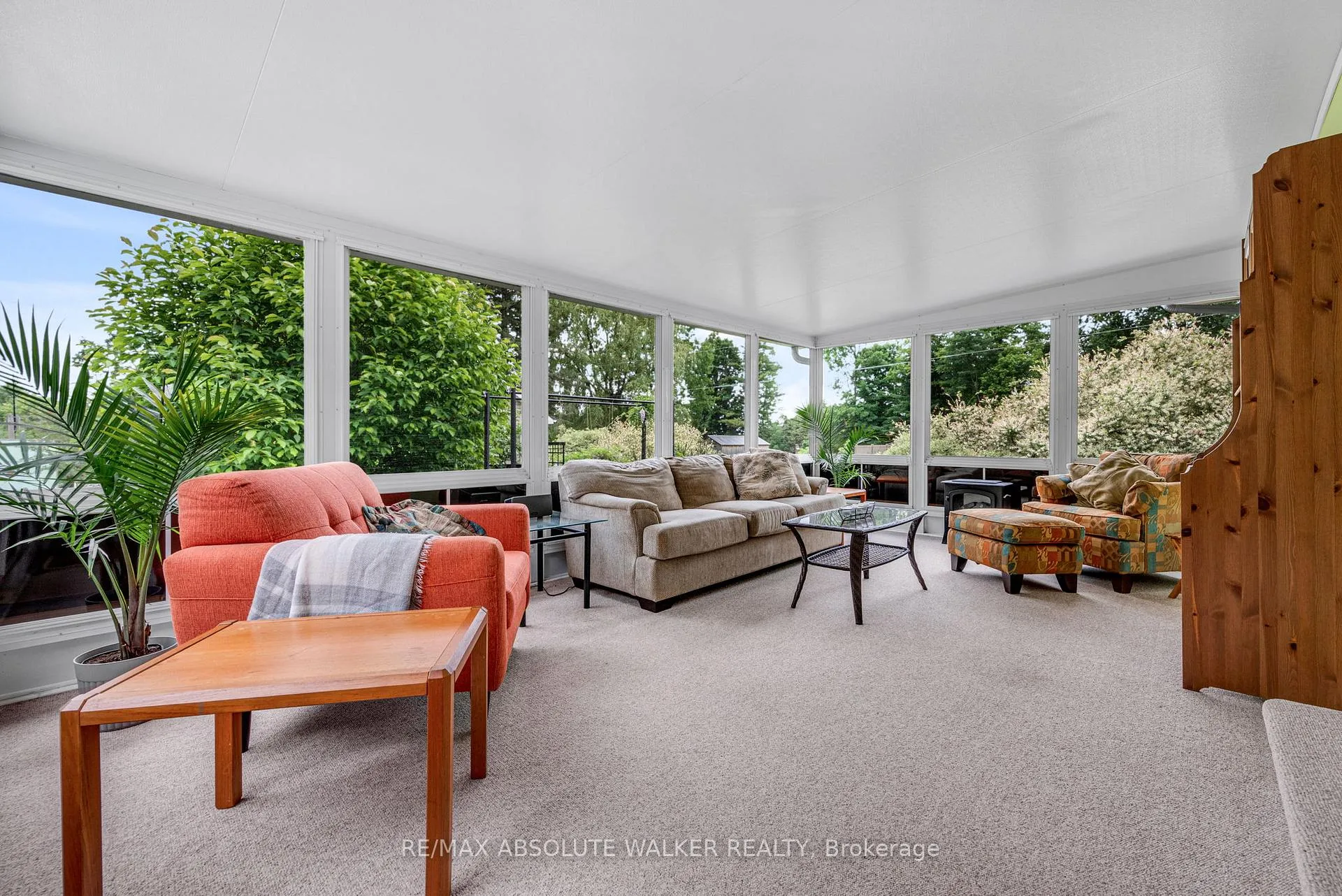 Photo 15 of 917 Meteor Avenue, Ottawa, Navan — HOMEH
