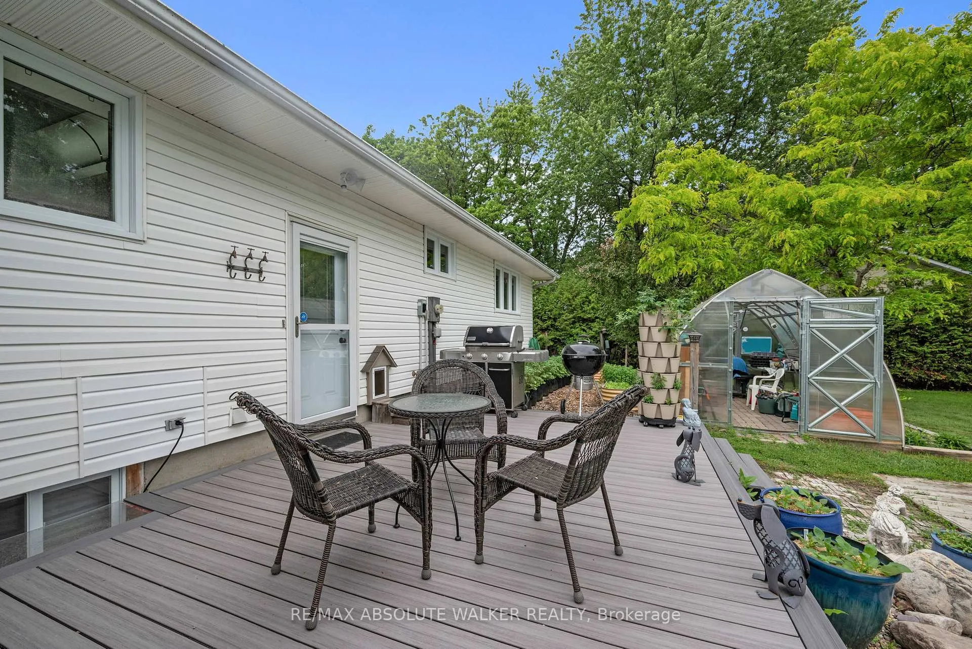 Photo 33 of 917 Meteor Avenue, Ottawa, Navan — HOMEH
