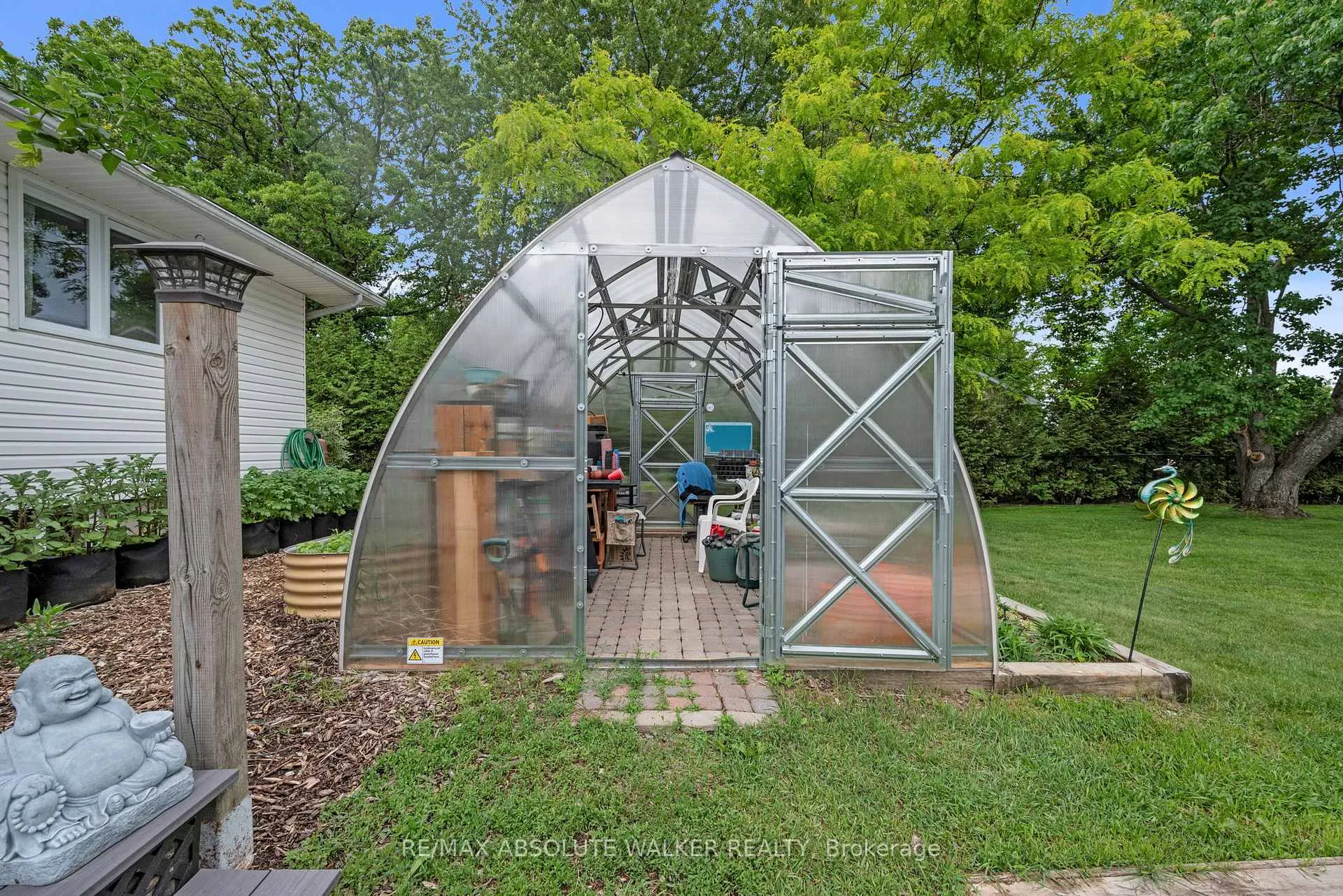 Photo 34 of 917 Meteor Avenue, Ottawa, Navan — HOMEH
