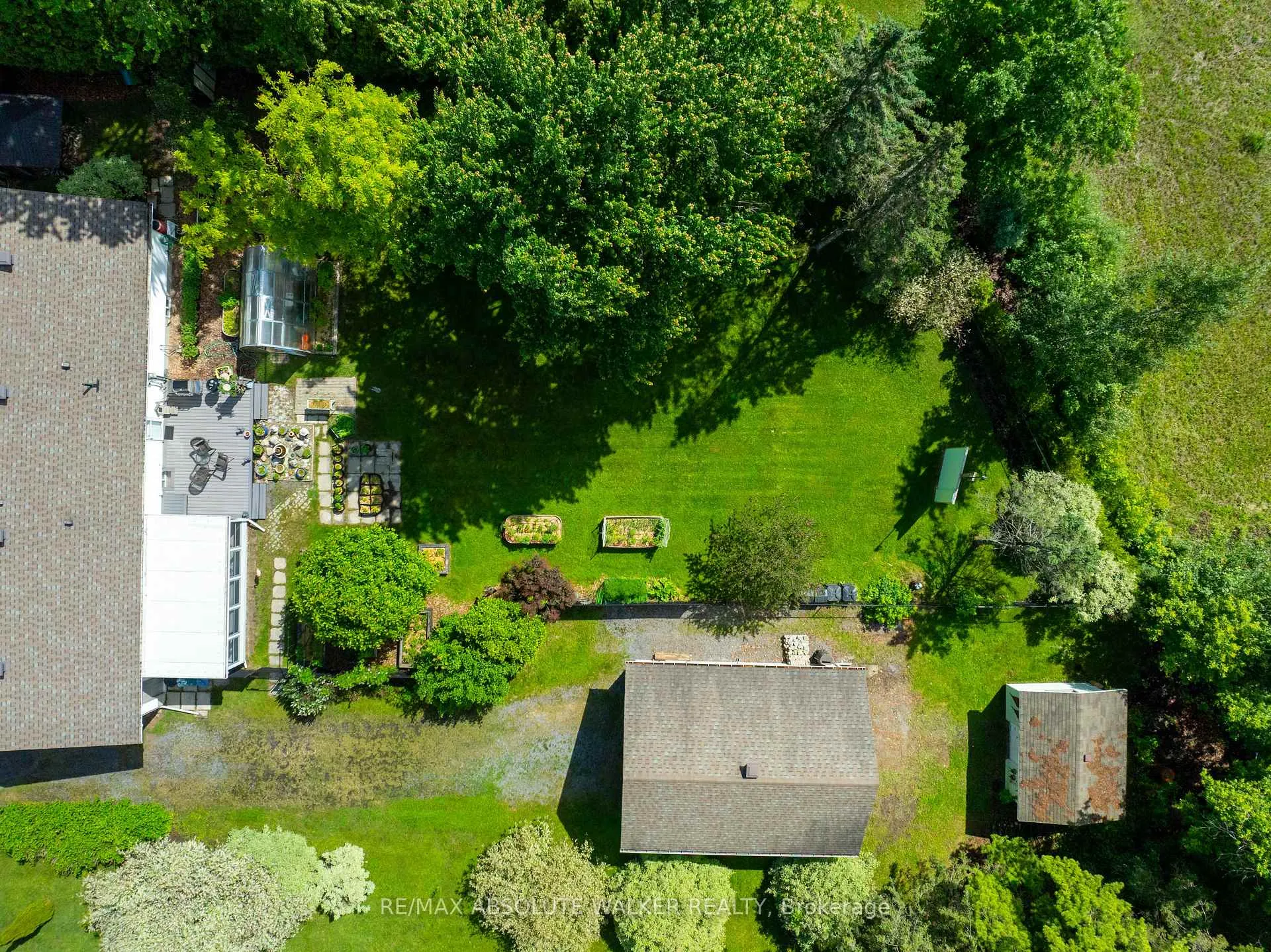 Photo 39 of 917 Meteor Avenue, Ottawa, Navan — HOMEH