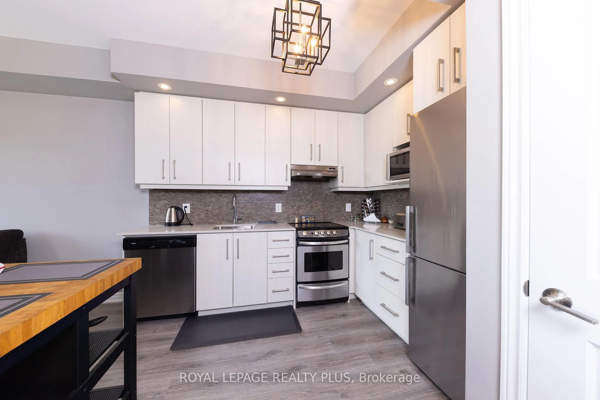 Photo 18 of Unit 207, 10 Esplanade Lane, Grimsby, Grimsby Beach — HOMEH