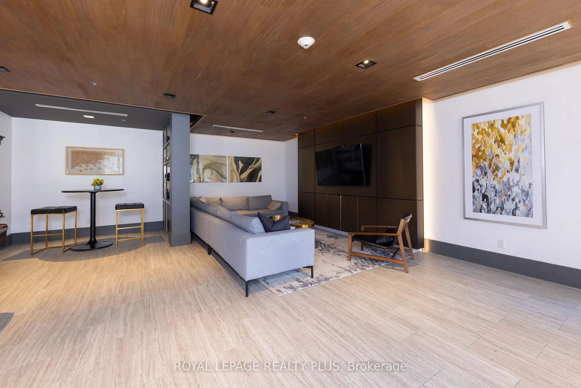 Photo 33 of Unit 207, 10 Esplanade Lane, Grimsby, Grimsby Beach — HOMEH