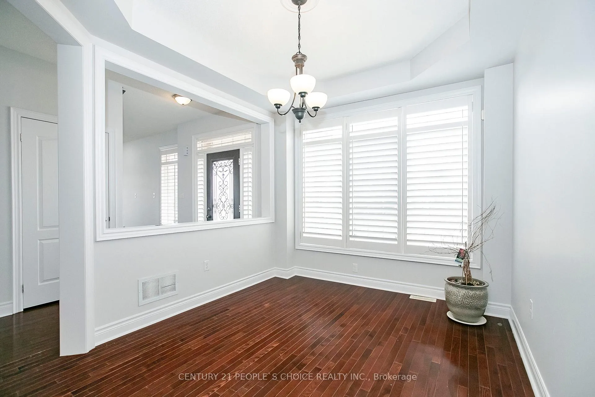 Photo 8 of 33 Accent Circle, Brampton, Northwest Sandalwood Parkway — HOMEH