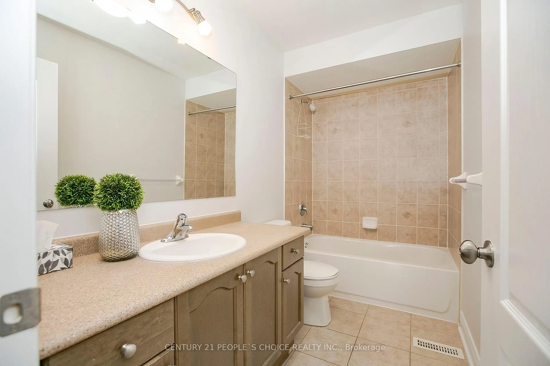 Photo 29 of 33 Accent Circle, Brampton, Northwest Sandalwood Parkway — HOMEH