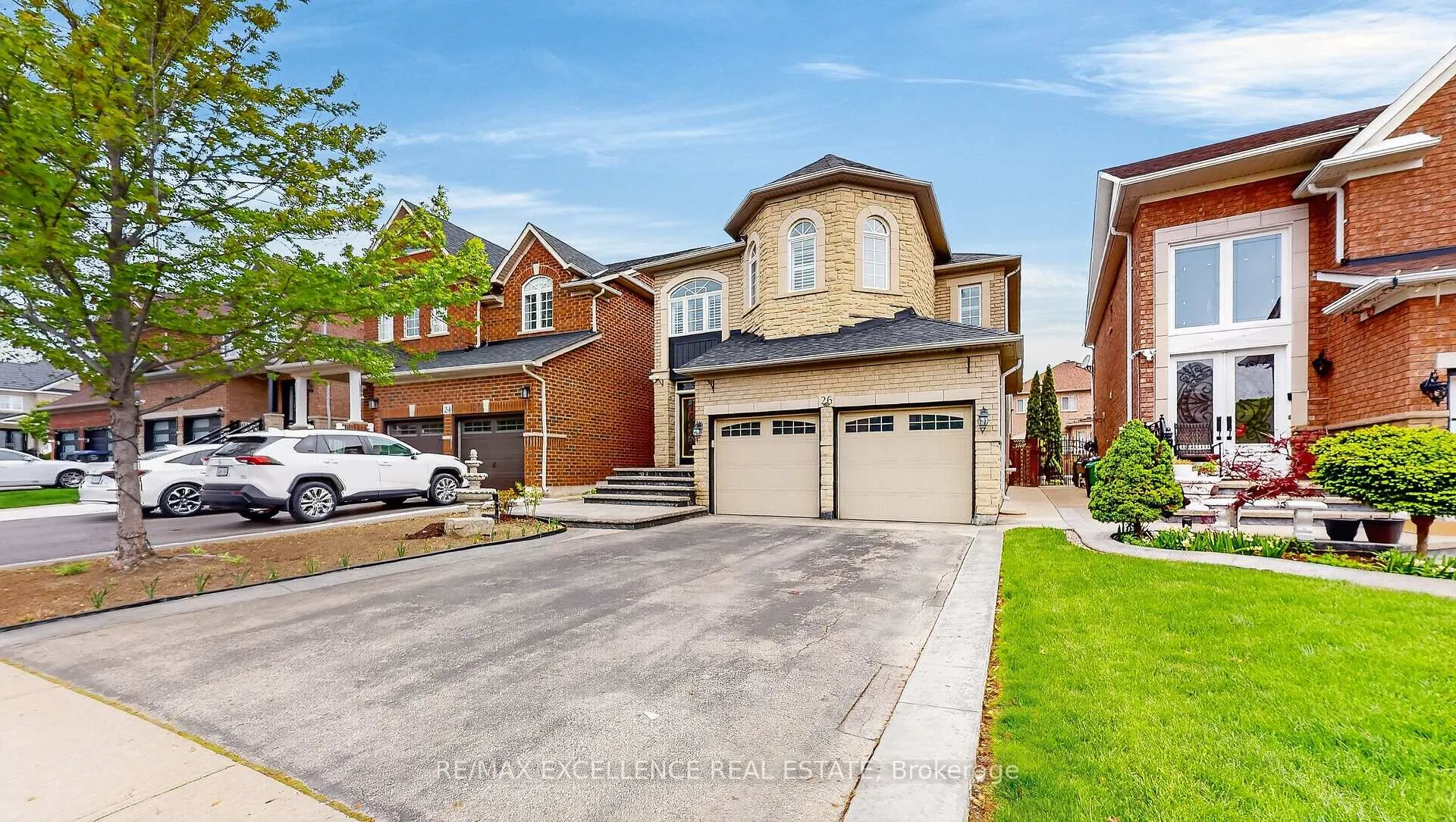 Photo 1 of 26 Blue Diamond Drive, Brampton, Bramalea North Industrial — HOMEH