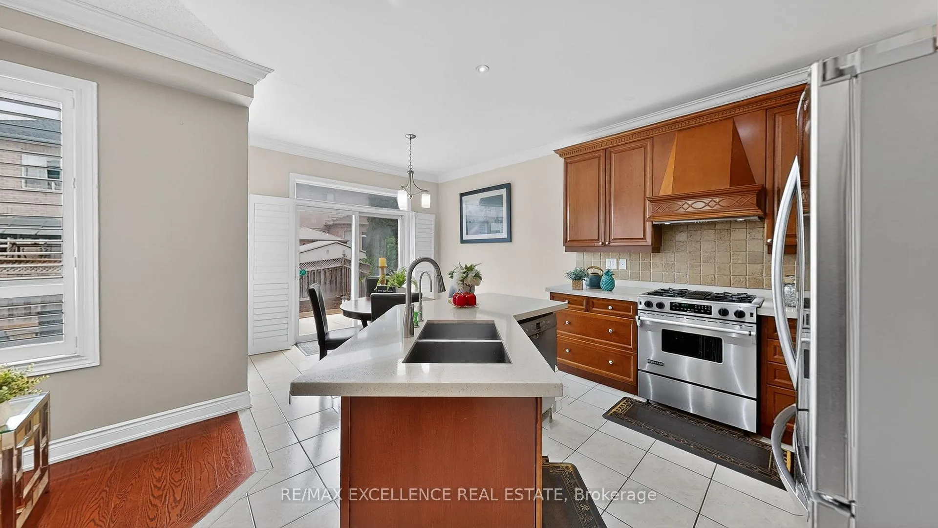 Photo 16 of 26 Blue Diamond Drive, Brampton, Bramalea North Industrial — HOMEH