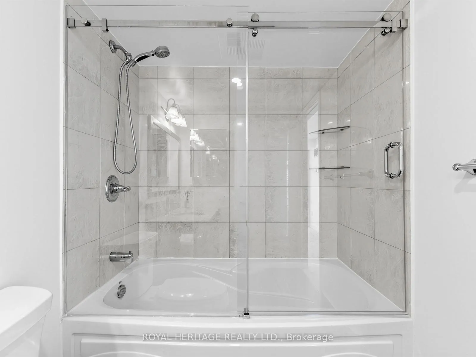 Photo 4 of Unit 2305, 2181 Yonge Street, Toronto, Mount Pleasant West — HOMEH