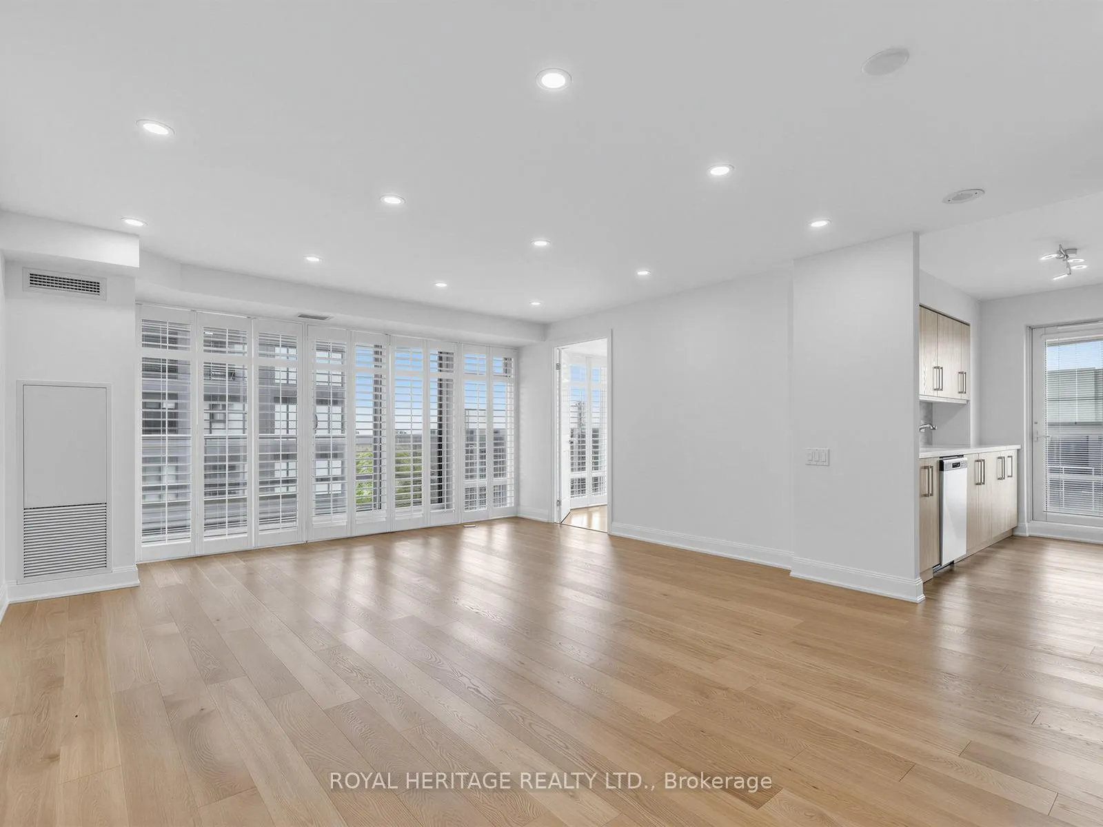 Photo 8 of Unit 2305, 2181 Yonge Street, Toronto, Mount Pleasant West — HOMEH