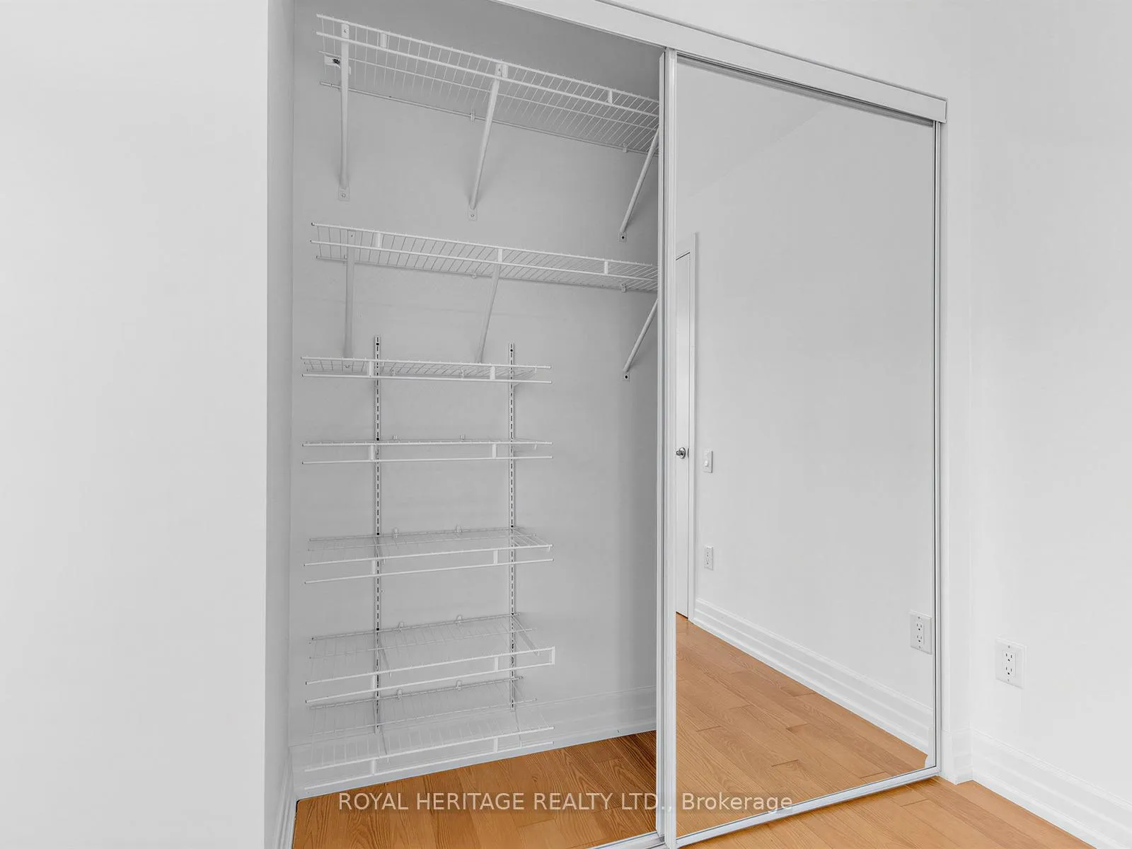 Photo 20 of Unit 2305, 2181 Yonge Street, Toronto, Mount Pleasant West — HOMEH